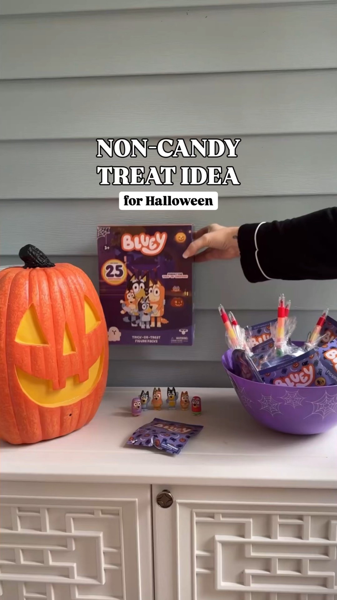 Cutest non treat idea to for boo bags or trick-or-treating! 🎃👻🎃👻 
#walmart #walmartfinds #trickortreat #noncandytreat 

#LTKHalloween #LTKGiftGuide #LTKSeasonal