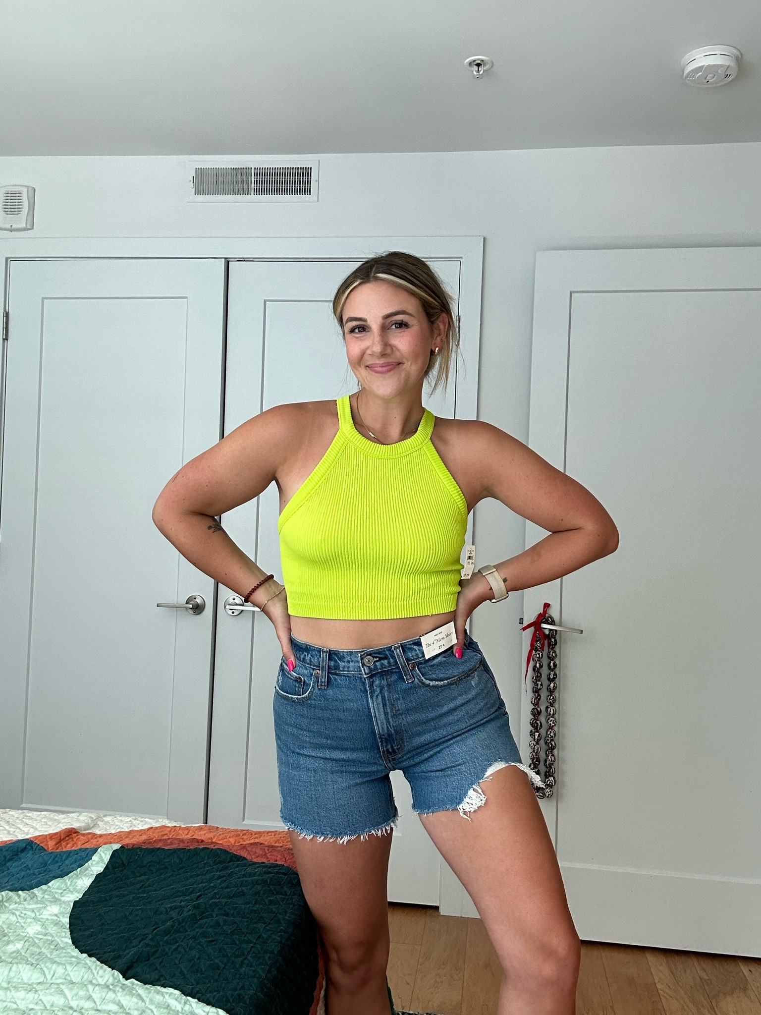 Cute chill summer outfit I’ve been living in!
Wearing a medium in the top and 27 in shorts. Go with your usual size in shorts as they stretch out a bit with wear 