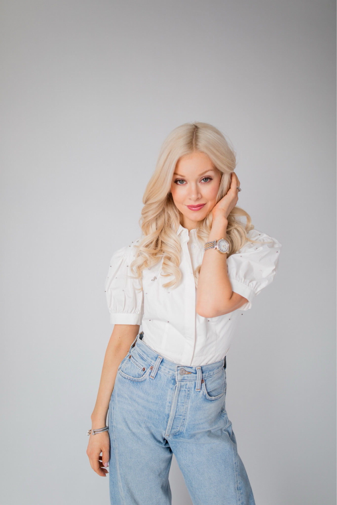 Denim and a white button down, but make it sparkly! 🤍👖✨