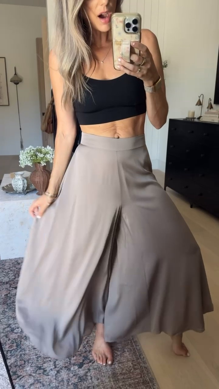 These washable silk stretch pants from @Quince are sooo comfy and chic!

#LTKootd #LTKSeasonal #LTKmomlife