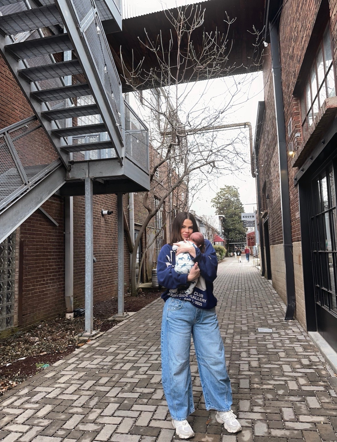 Cool Mom OOTD

#LTKmomlife #LTKMidsize #LTKootd