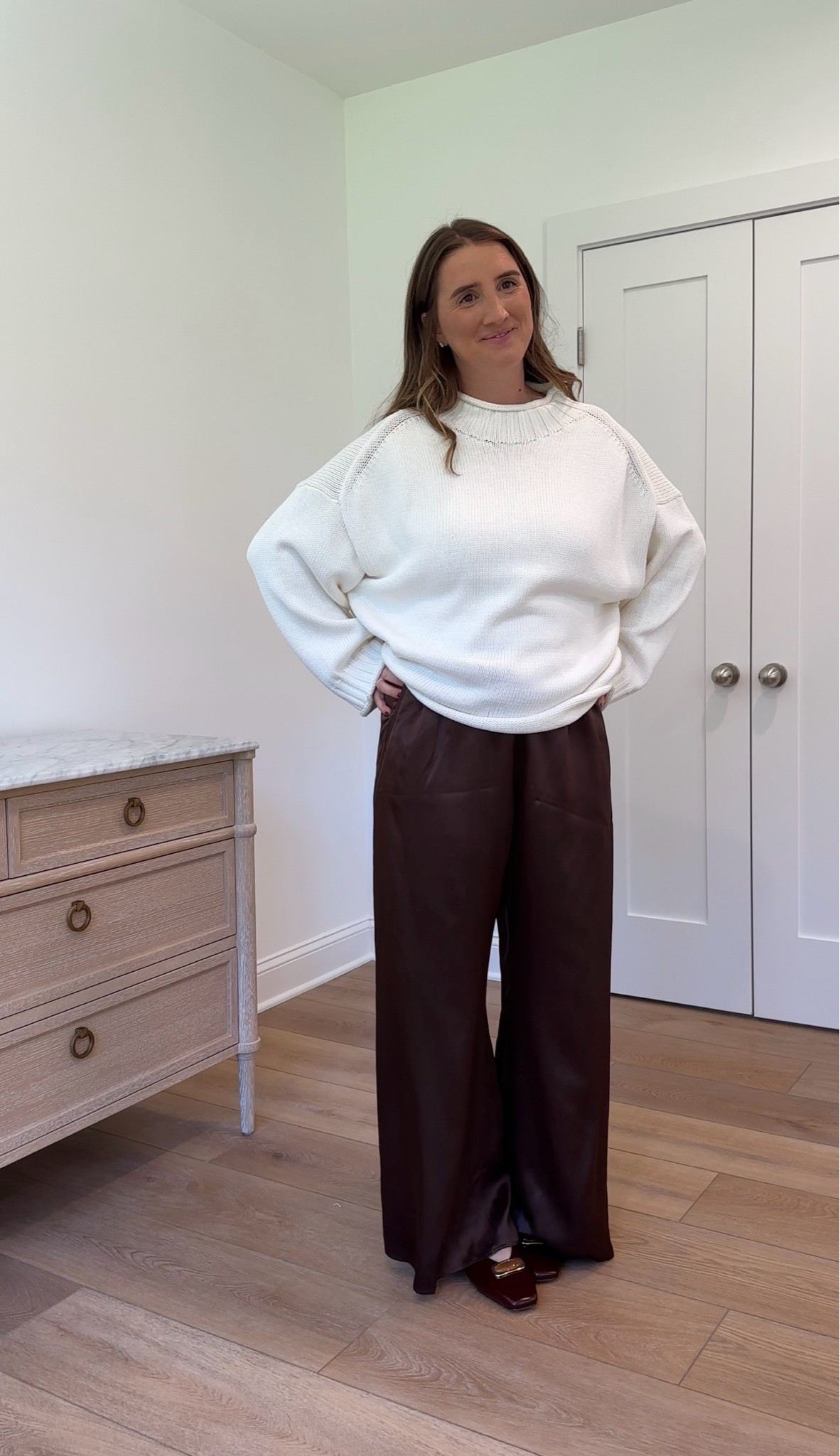 In love with the Cosmo Pant (aka silk pants) from @jcrew ! Wearing a size
large, but could have sized down. I suggest ordering TTS or one size smaller. #ad #injcrew

Wearing the color Luster Charmeuse!