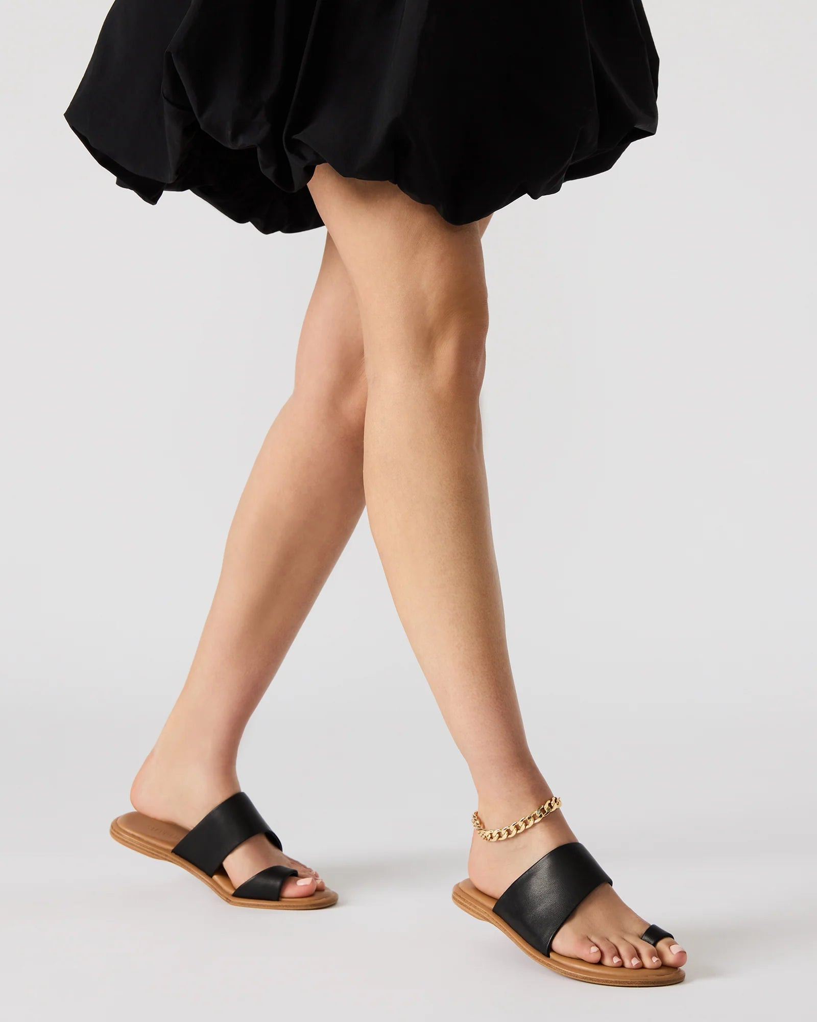 ZANII Black Leather Toe Ring Slide Sandals | Women's Designer Sandals | Steve Madden (Canada)