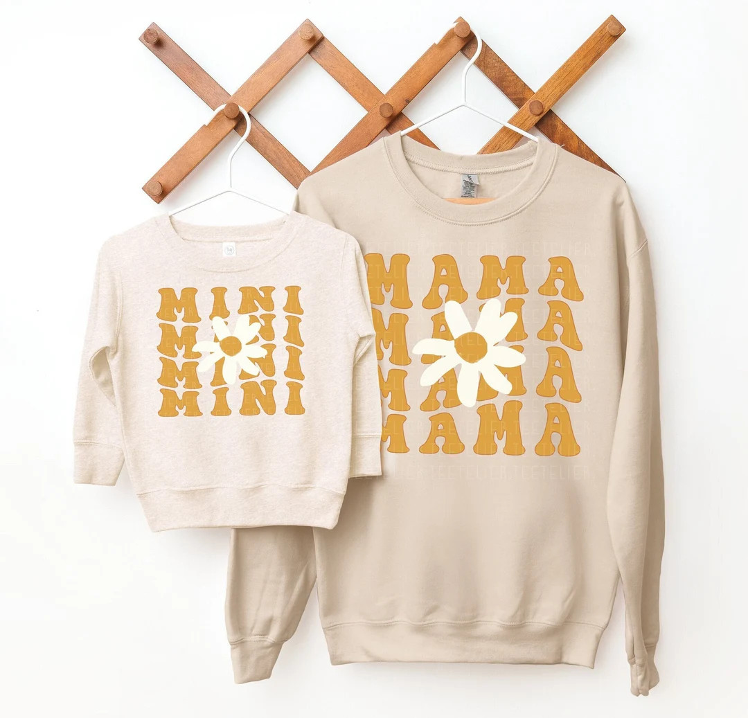 MAMA MINI DAISY Sweatshirt Groovy Mommy and Me Daisy - Etsy | Etsy (US)