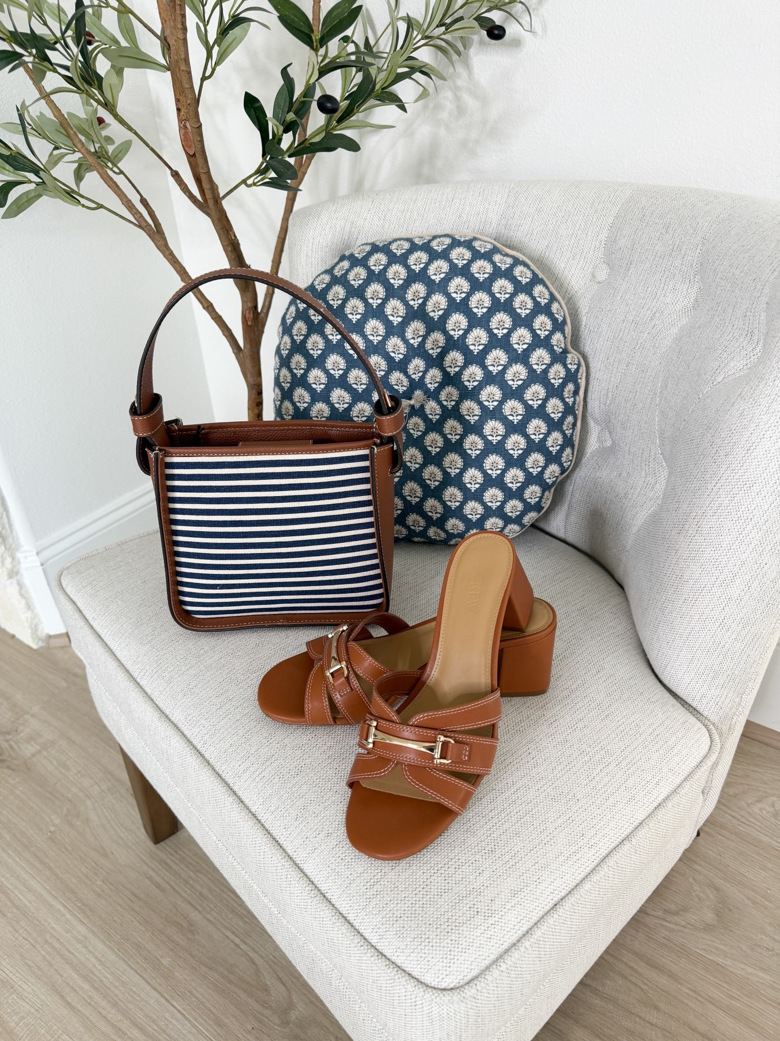 Fabulous cognac/saddle chunky heels. Gold bit detail. Run tts. 


#LTKOver40 #LTKootd #LTKSeasonal