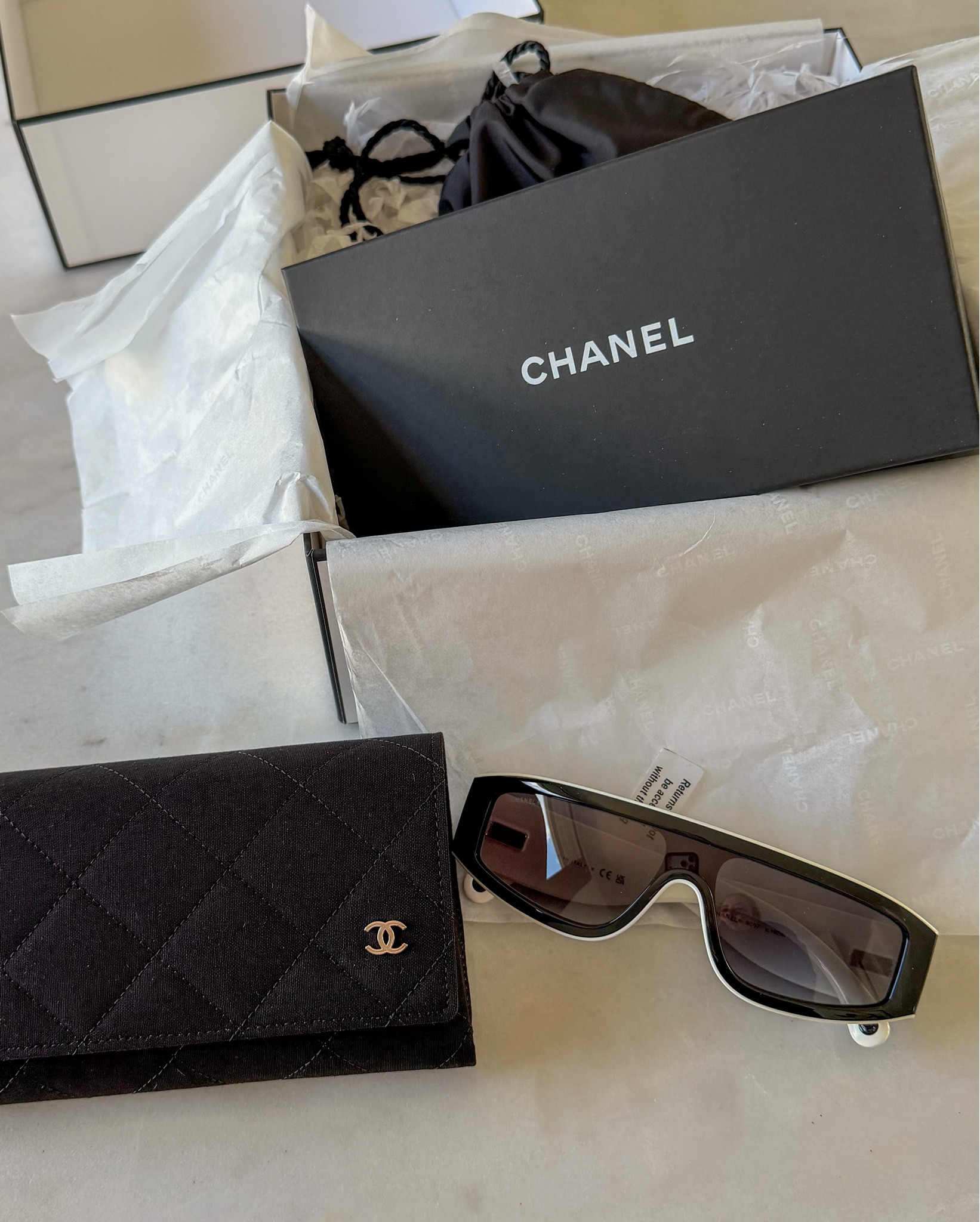 A little push present from me to me for getting through 2025 🤭💕

#PushPresent
#ChanelMoment
#SoftLife
#MainCharacterEnergy
#LuxuryReward

#LTKHoliday #LTKdayinmylife #LTKGiftGuide