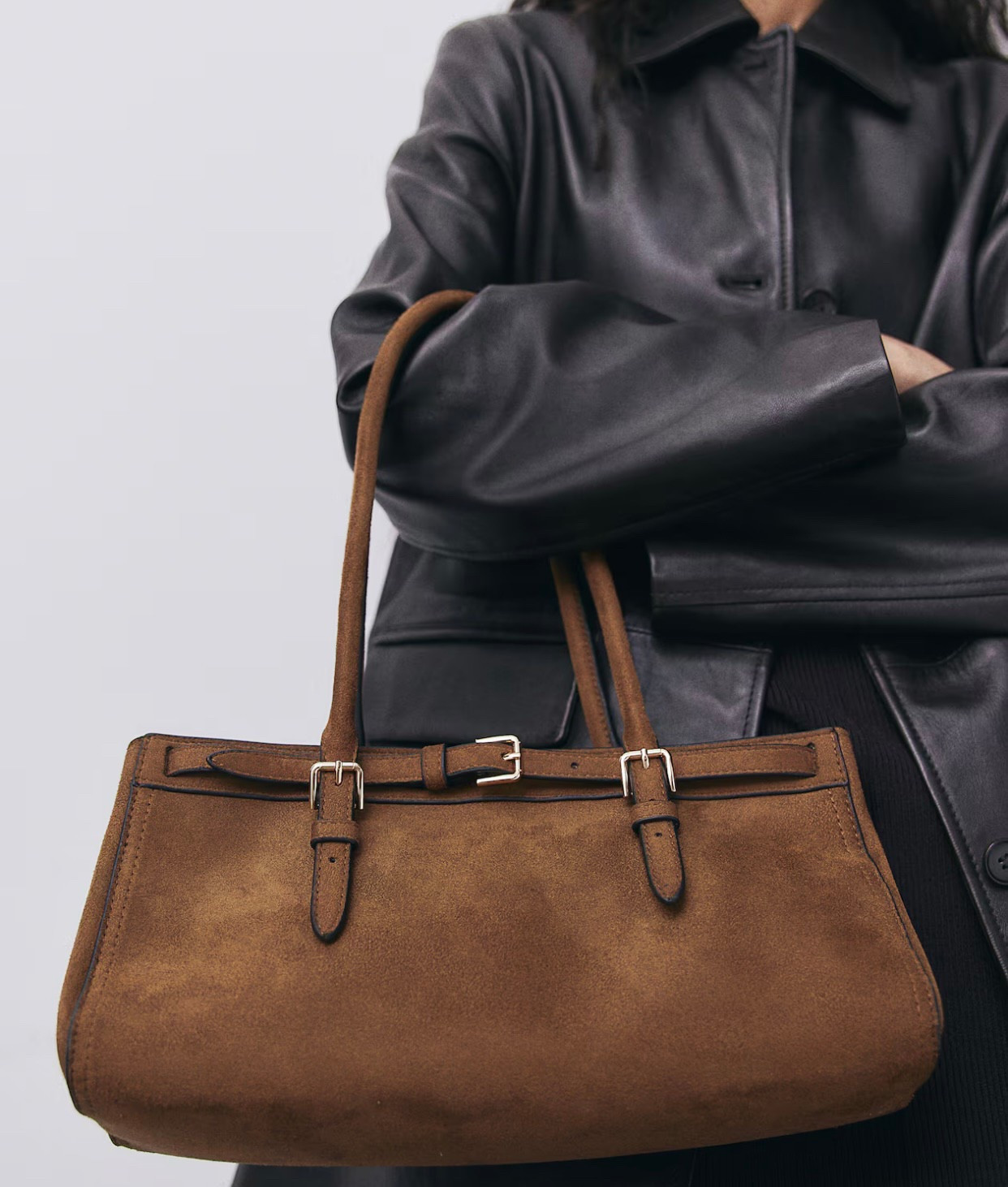 This bag 😍😍😍 ordered so quick!! 

#memberssale #hmmemberssale #hm #hmnewin #suede #suedebag #fauxsuede #handbag #daybag #everydaybag #womensfashion #sale #discount 

#LTKstyletip #LTKFashionMonth #LTKspring