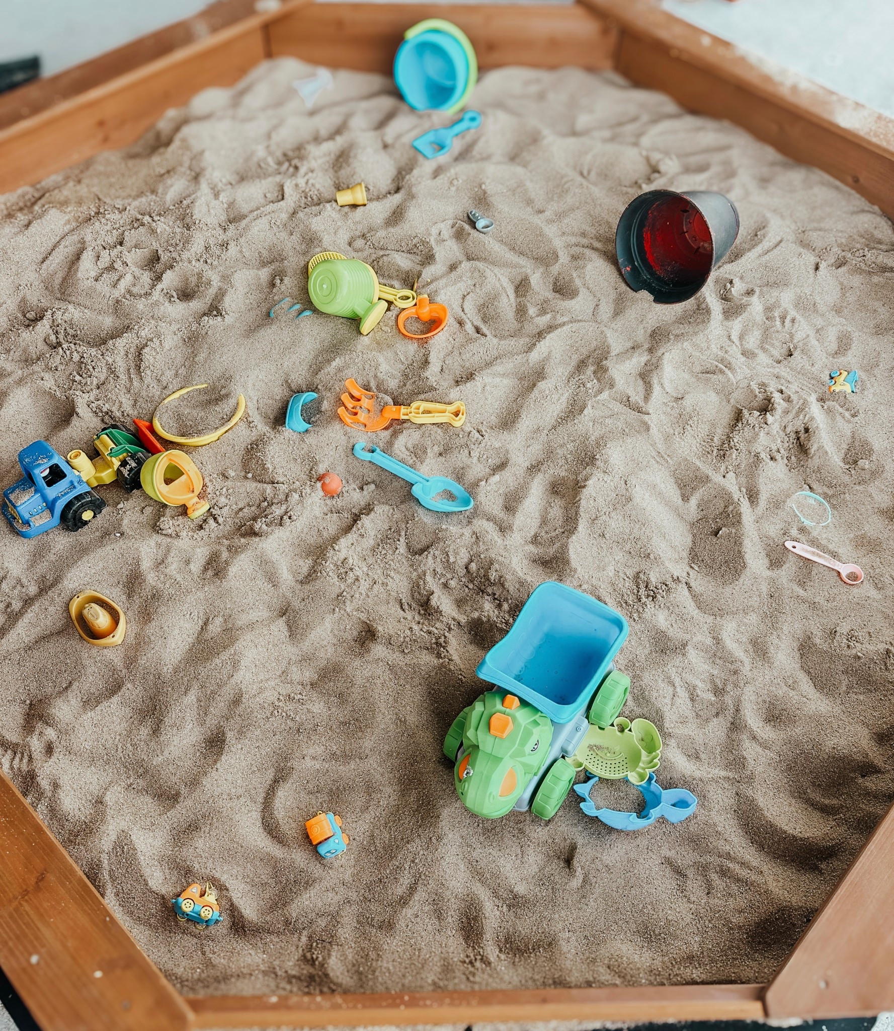 Kids sandbox from Amazonn

#LTKKids #LTKSeasonal #LTKFamily