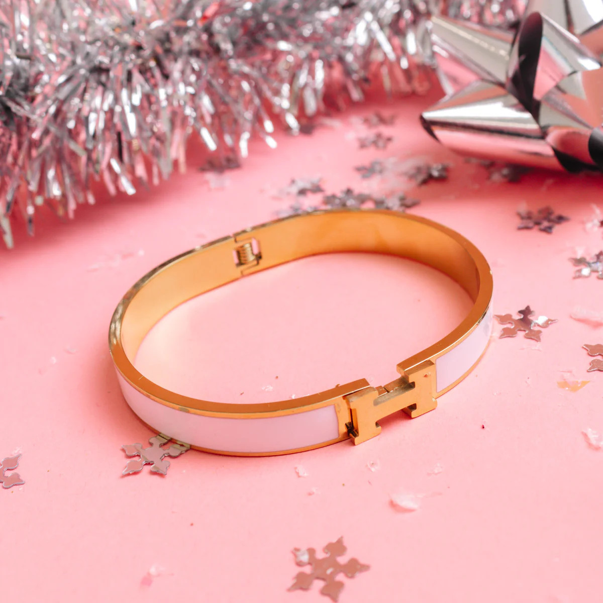 Hot To Go Bracelet - White | The Impeccable Pig