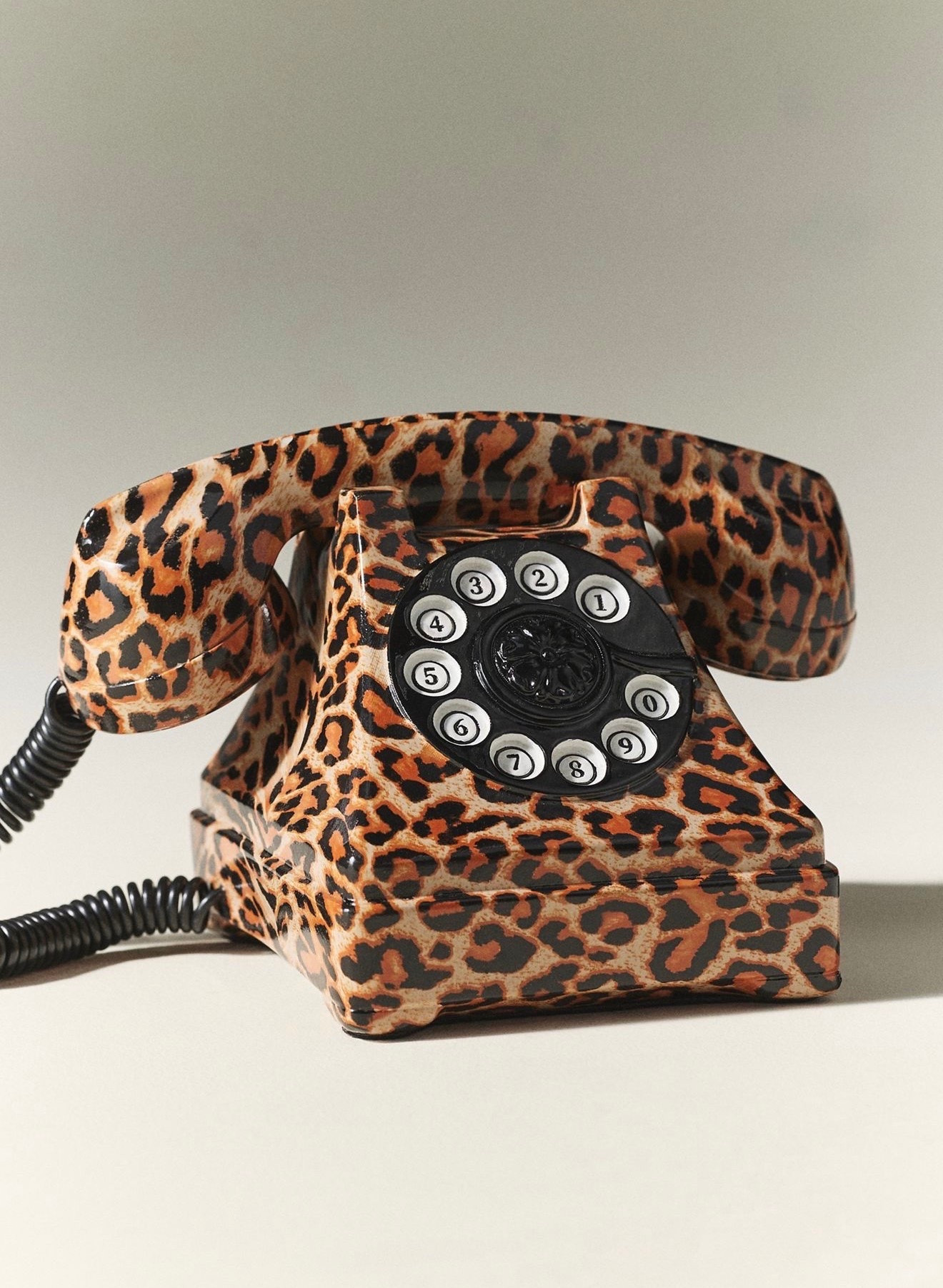 Me being more whimsy, purchases leopard phone decor for the office. 

#Anthropologie #Officedecor
#Anthro
#Whimsy #Fall

#LTKHome