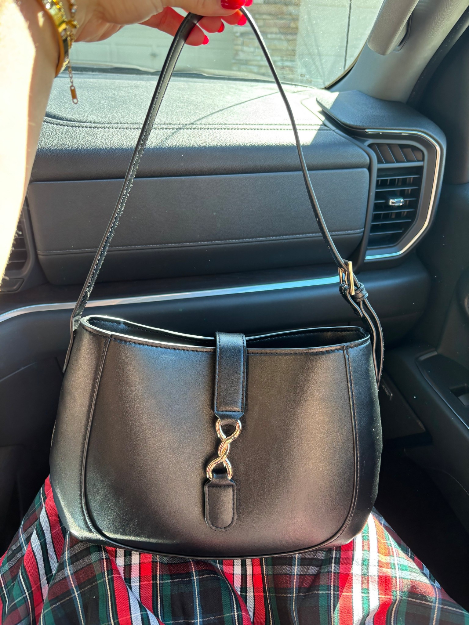 New handbag & she’s a cutie! Love the simplicity & gold hardware 

#LTKGiftGuide #LTKHoliday