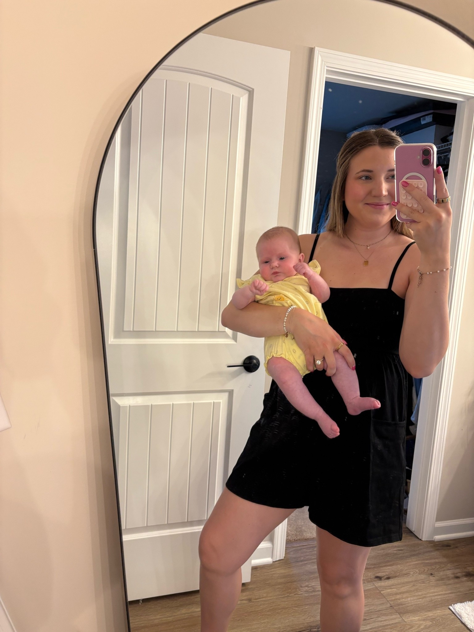 mom fit of the day!!! 🤌🏼🛍️👯‍♀️

#LTKootd #LTKmomlife #LTKBaby