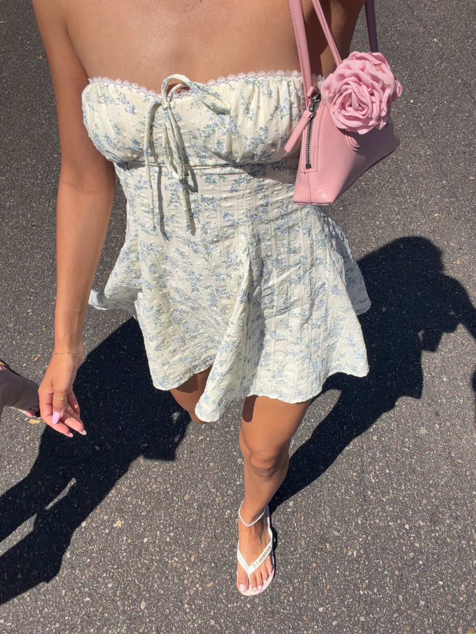 Spring dress 
Wearing size xs 