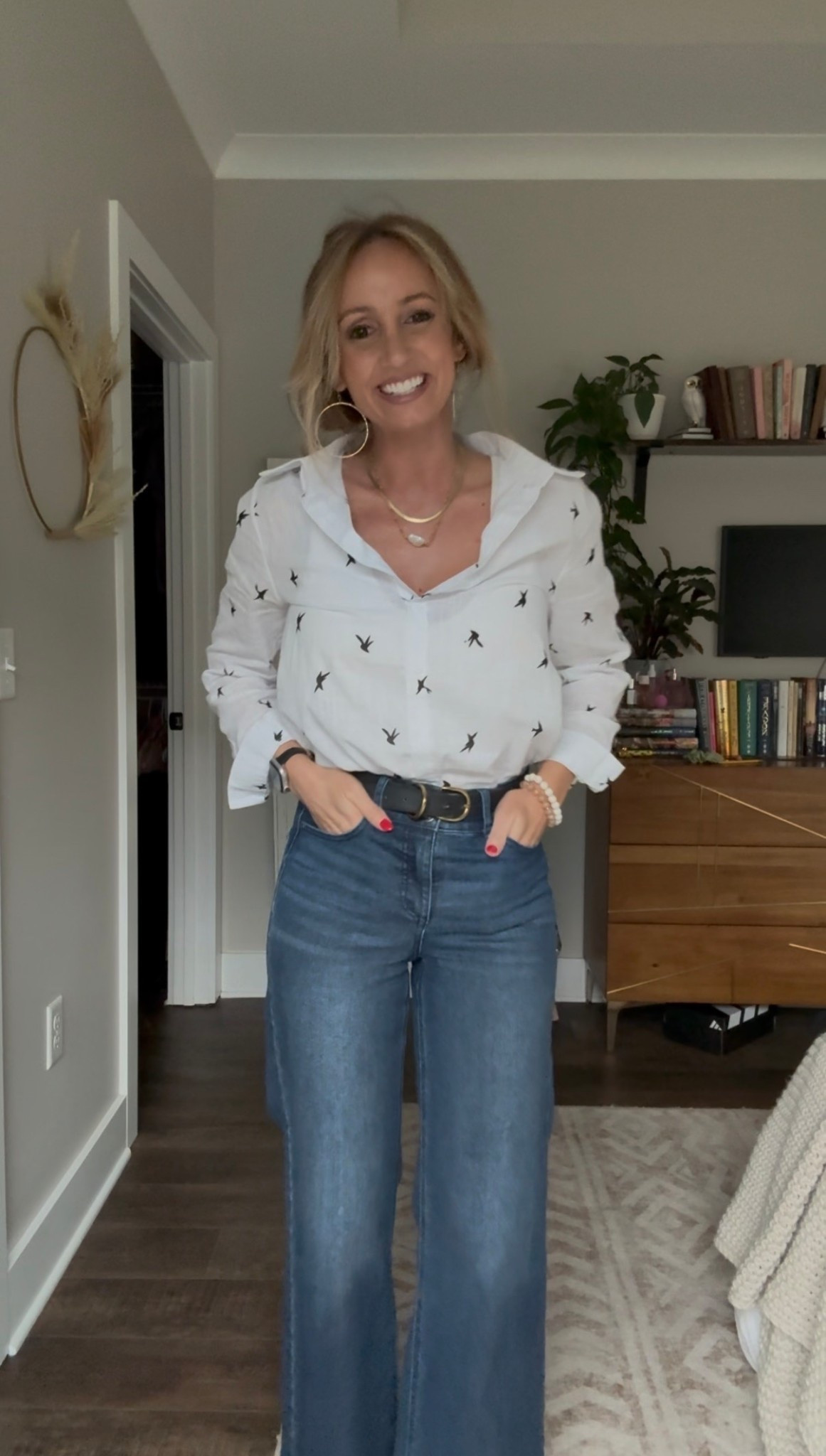 Outfit of the day

Button down: $26
Jeans: $25
Shoes: $48