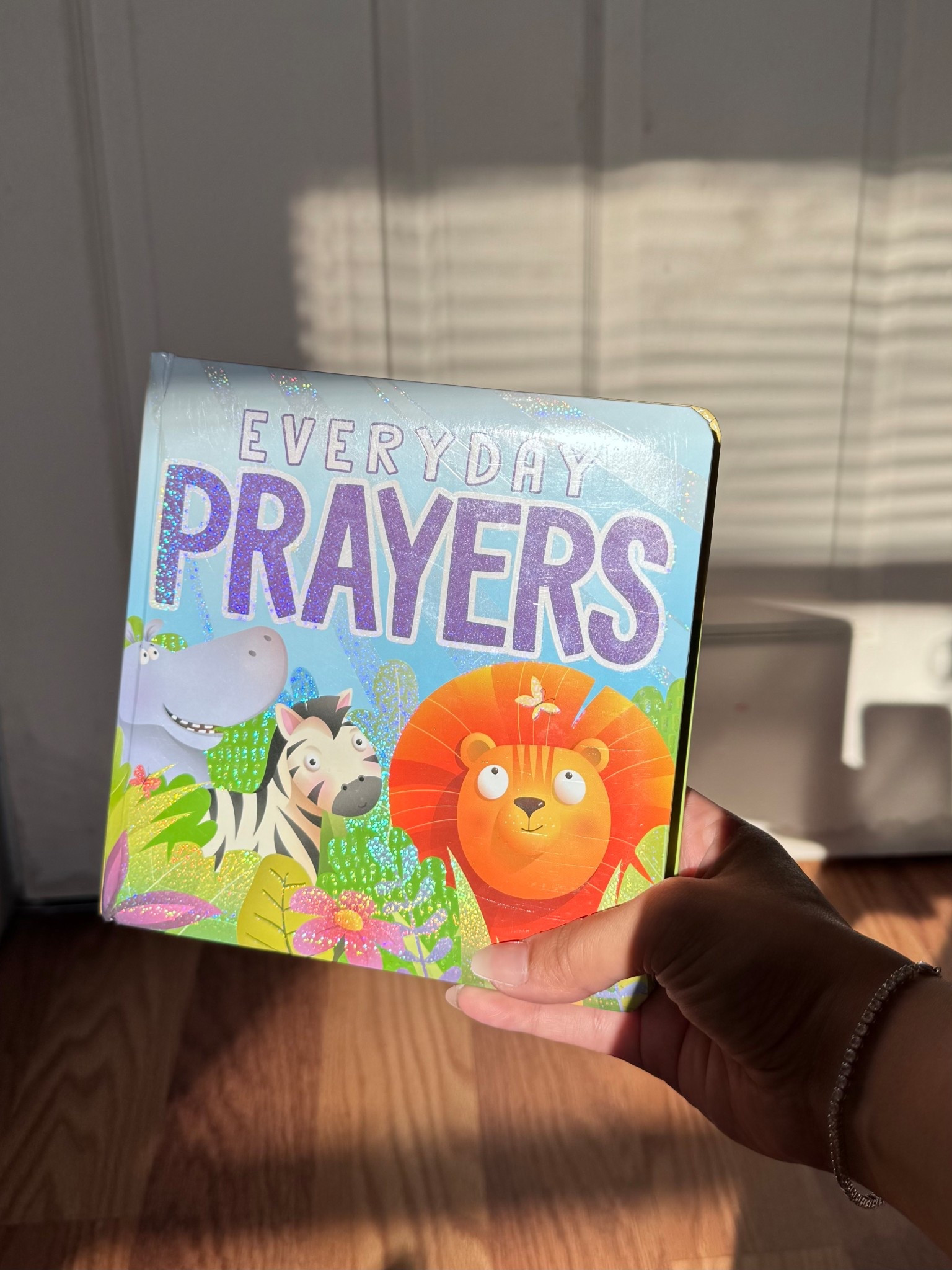 Daily prayer book for kids ✝️🤍

#LTKstorytime #LTKdayinmylife #LTKKids