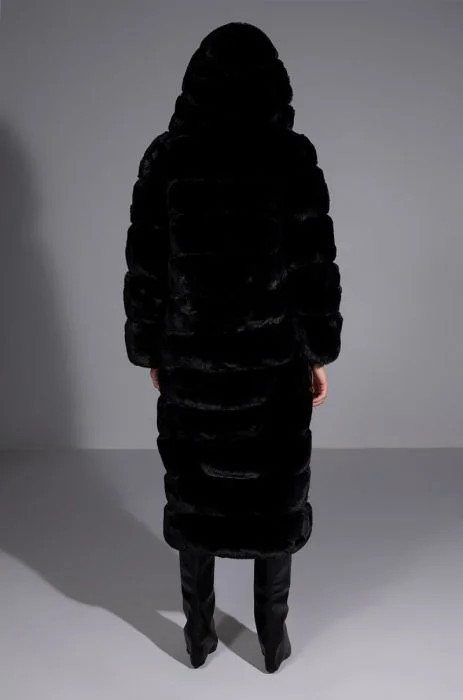AZALEA WANG FAUX FUR PANEL HOODED TRENCH IN BLACK | AKIRA