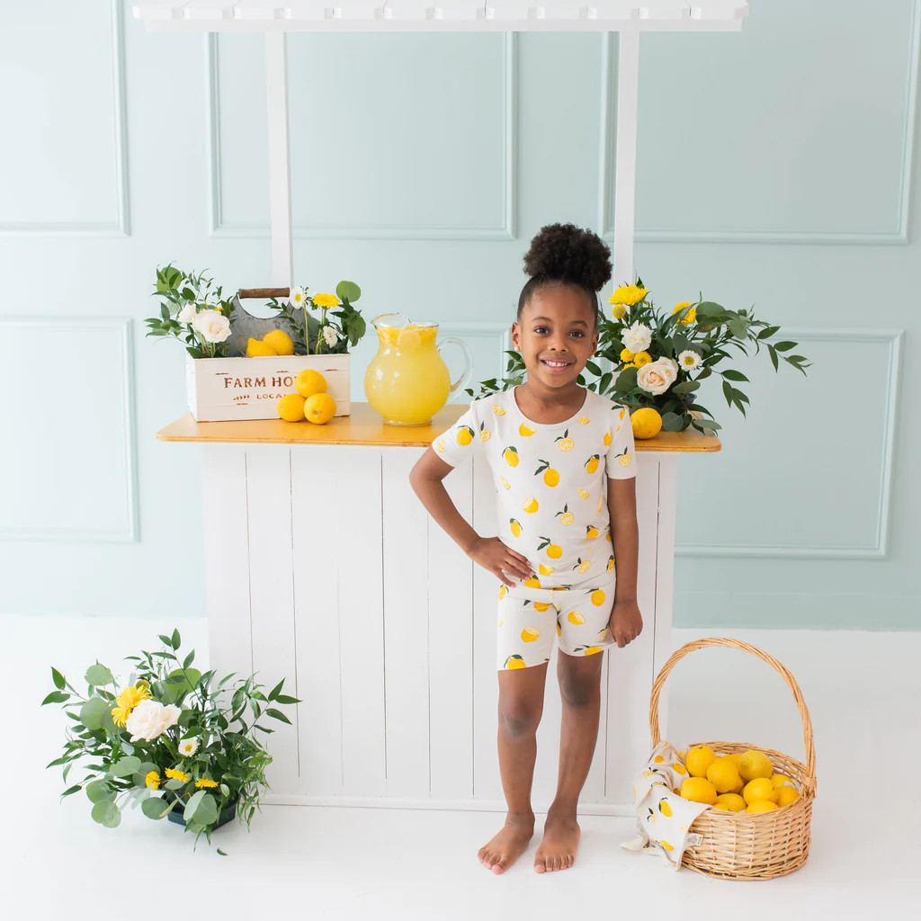 Short Sleeve Pajamas in Lemon | Kyte BABY