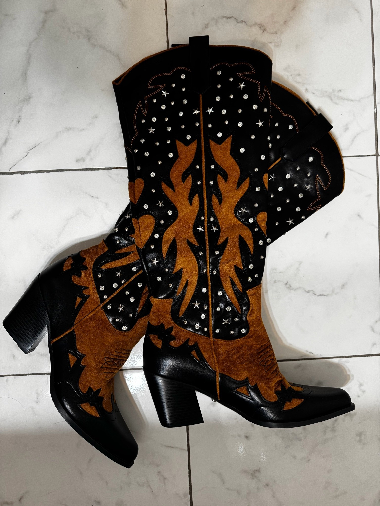 Wide calf friendly cowgirl boots!