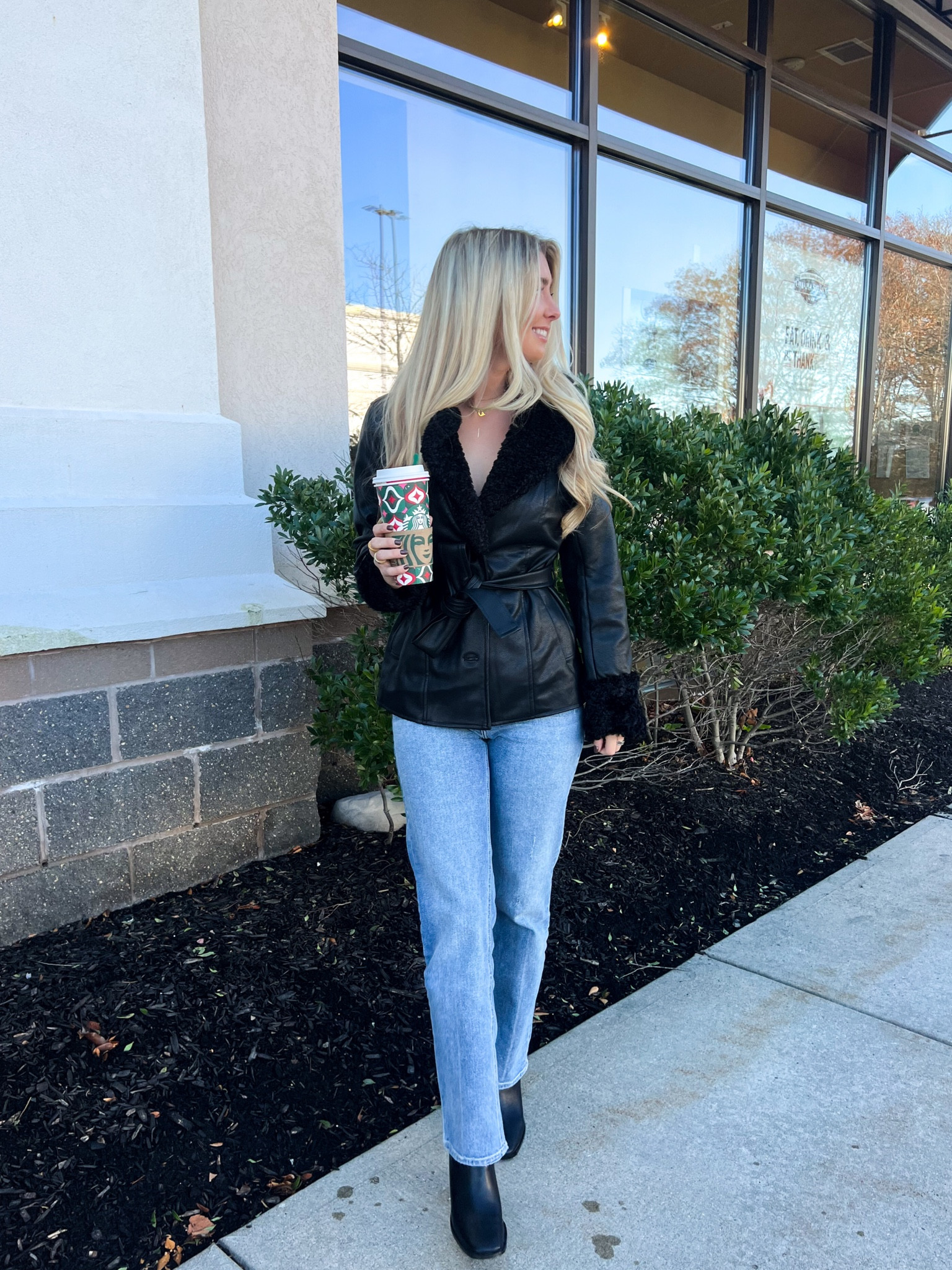 holiday shopping in @lulus !
#lulusambassador #lovelulus 
•
in love with this outfit!! linking everything in the @shop.ltk app! the fit of everything is amazing & perfect for the holidays! 
•
•
•


#LTKstyletip #LTKHoliday #LTKU