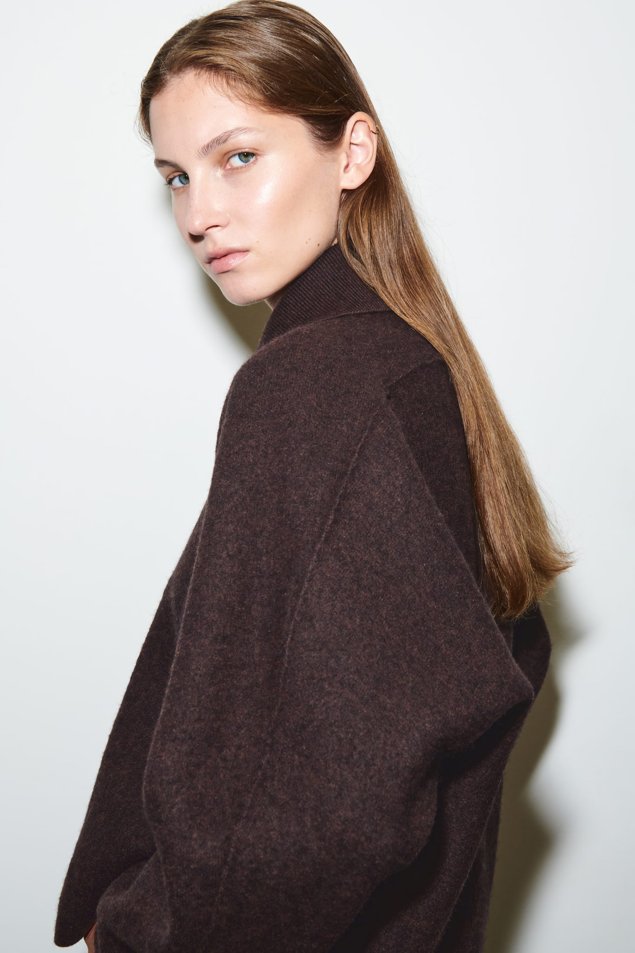 SCULPTED MERINO WOOL SHORT JACKET - DARK BROWN | COS | COS (EU)