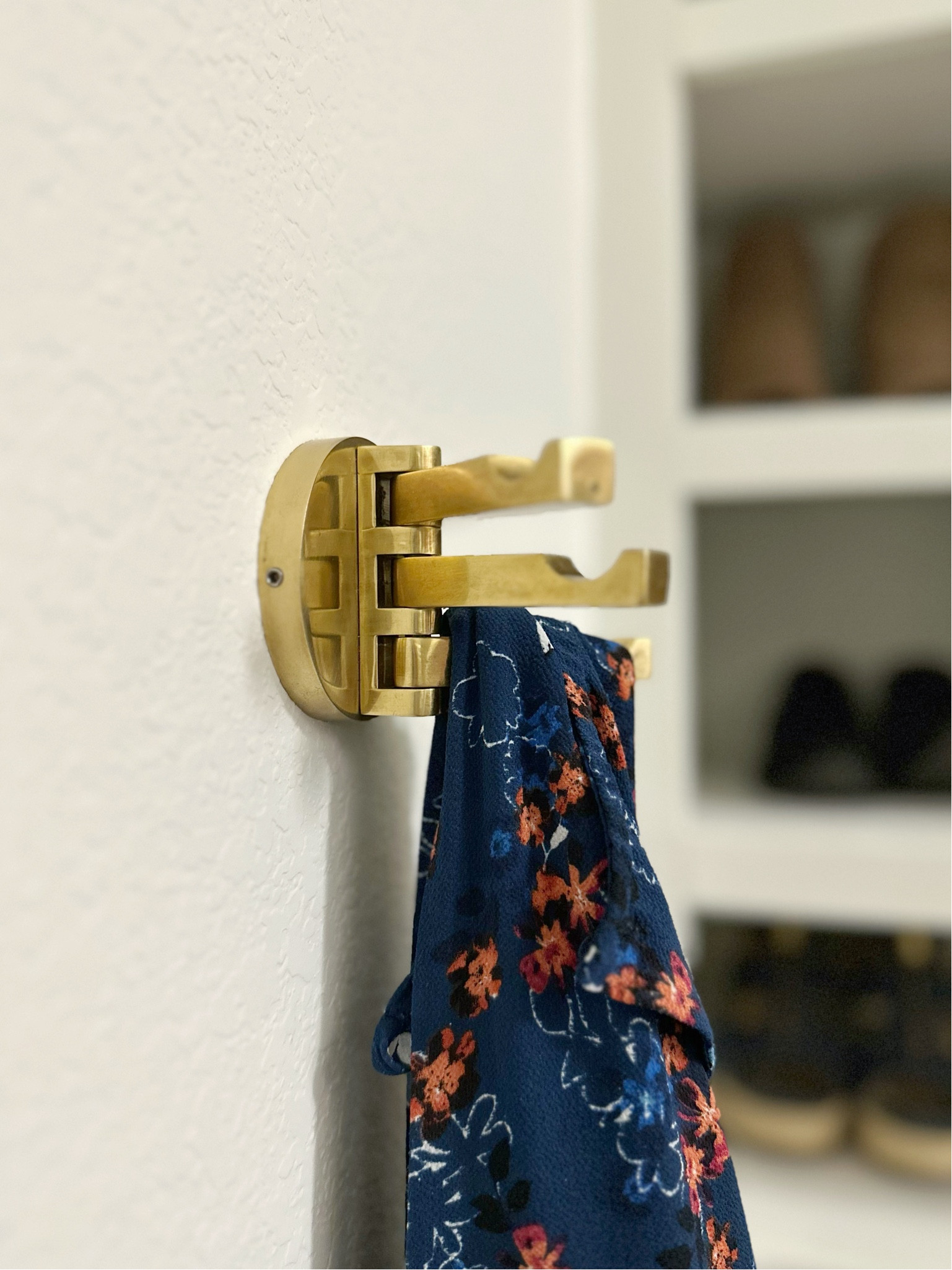 Swivel hook for closet organization 

#LTKhome