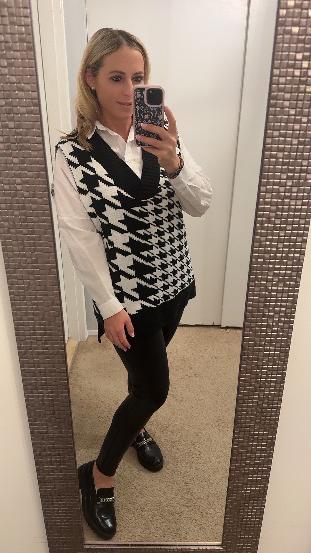 Work Outfit. Teacher outfit. Office outfit. Business casual. Amazon fashion. Sweater vest. Loafers. Neutral outfit.



#LTKFindsUnder50 #LTKWorkwear #LTKMidsize