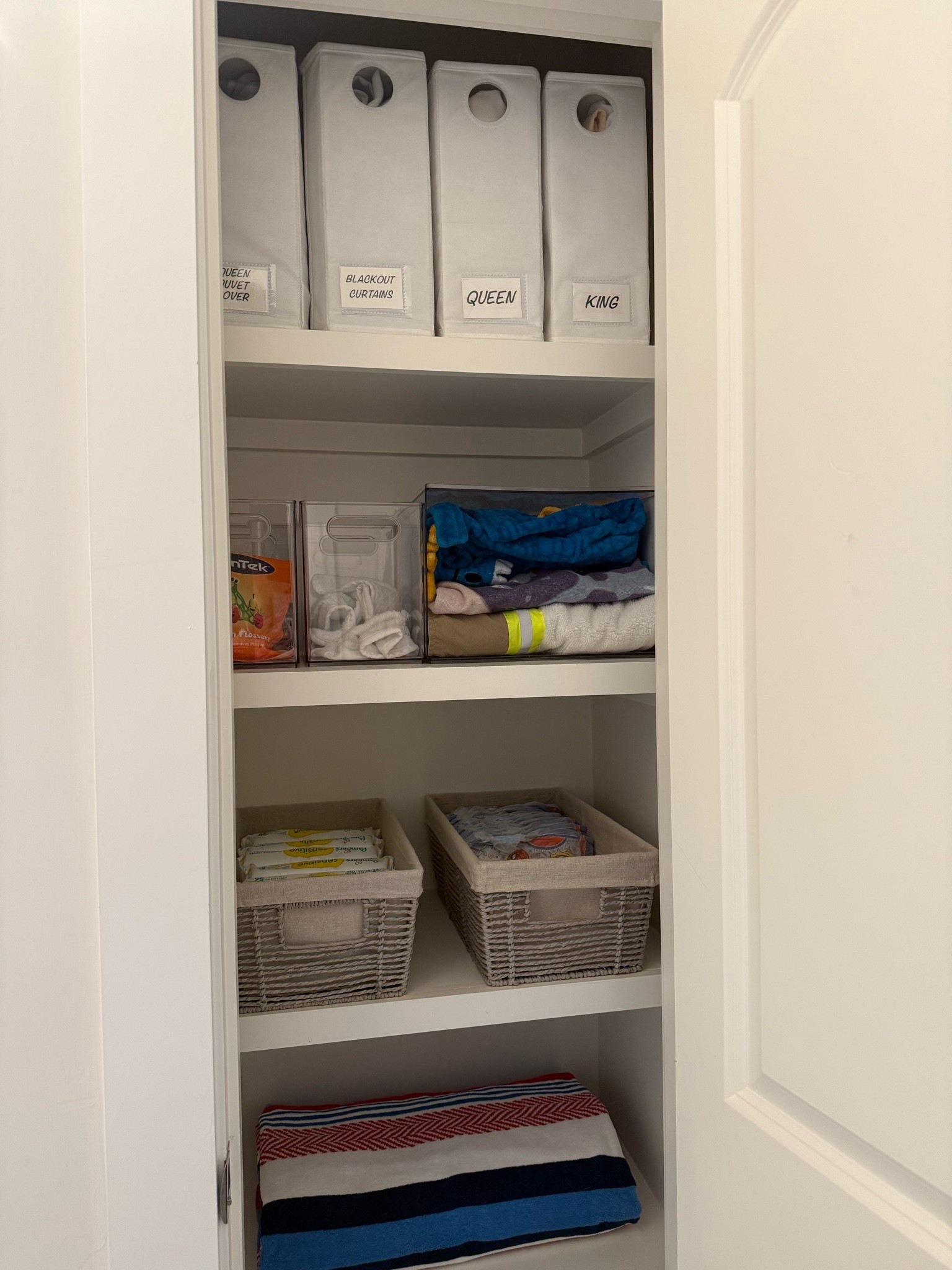 Linen closet/bathroom organization!
