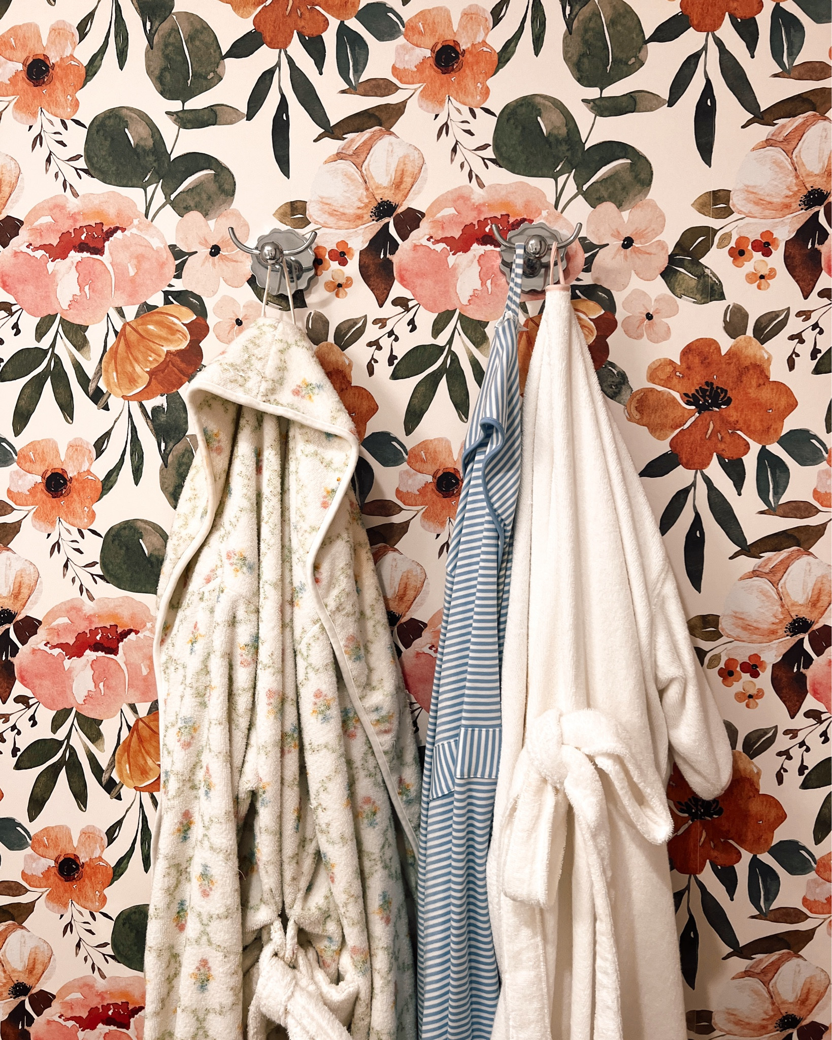 My absolute favorite three fronts - so cozy and crisp

#LTKHoliday #LTKbeauty #LTKGiftGuide