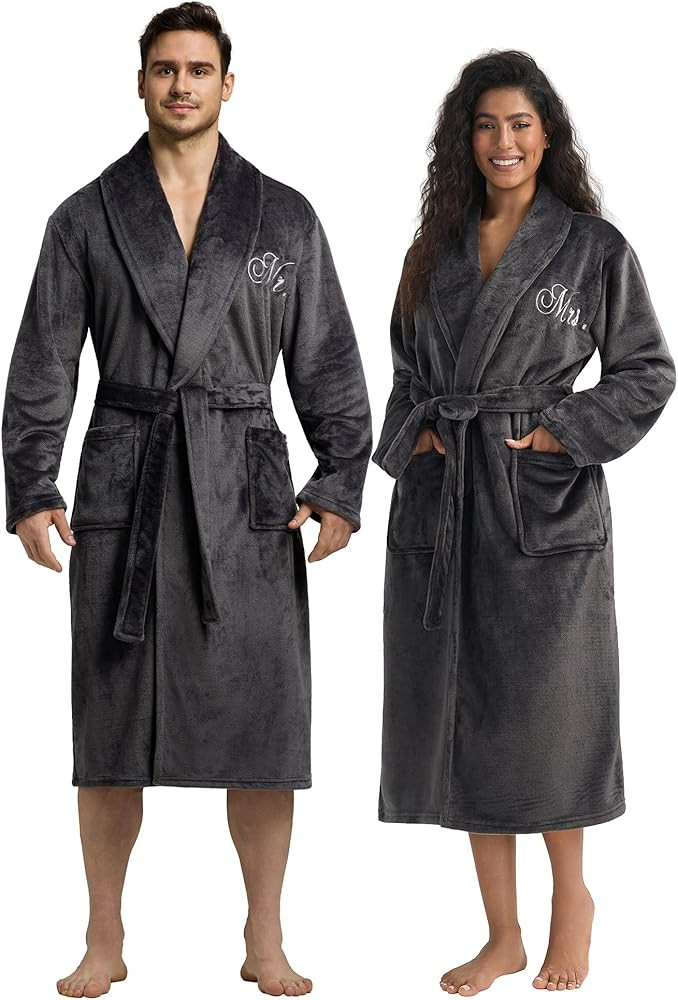 AW BRIDAL 2Pcs Mr and Mrs Robes for Couples Fleece, Matching Long Hooded Robes for Men Women, His... | Amazon (US)