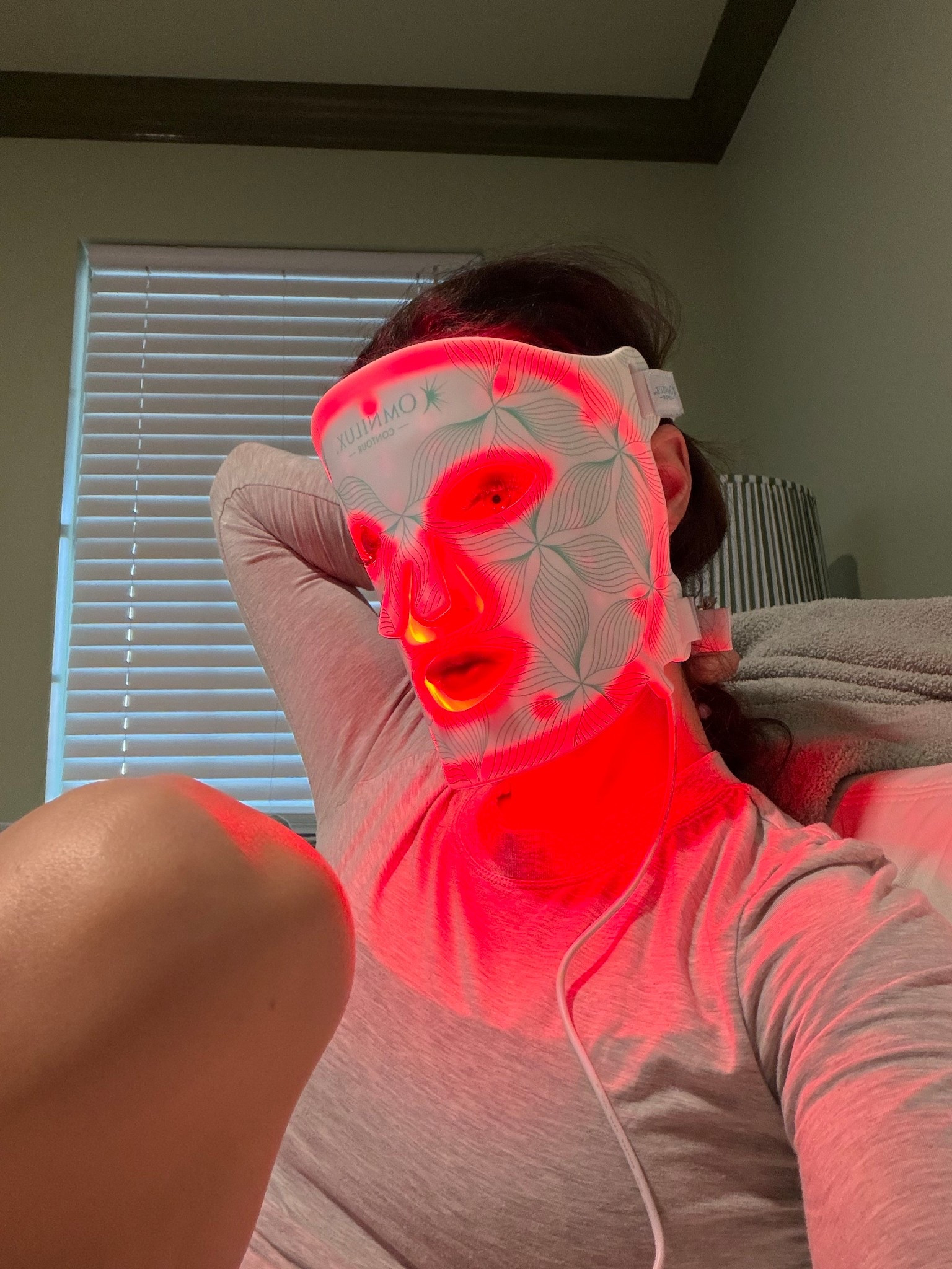Red light therapy reduces signs of aging, improves skin tone, enhances firmness & elasticity, reduces sun damage, and calms inflammation👏🏼

#LTKU #LTKBeauty