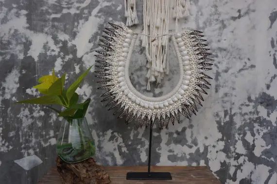 Papua Necklace With Black and White Seashell, Home Decor, Tribal Decor, Bohemian Decor, Coastal, Hom | Etsy (FR)