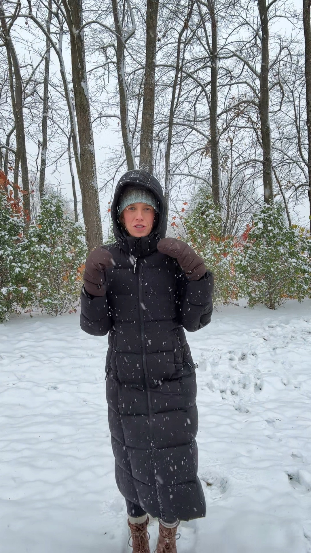 Snow day outfit! Wearing one of my favorite puffer coats. SO WARM. Wasn’t cold at all and tall girl friendly. This is the super SNUG super puff so it cinches around the waist. I size up to medium so o can layer thick sweaters under
If you want a more straight fitting coat and not the cinch get the super puff - long (not the snug)



Aritzia, Hunter boots, winter gear, snow gear, winter outfit

#LTKootd #LTKTall #LTKHoliday