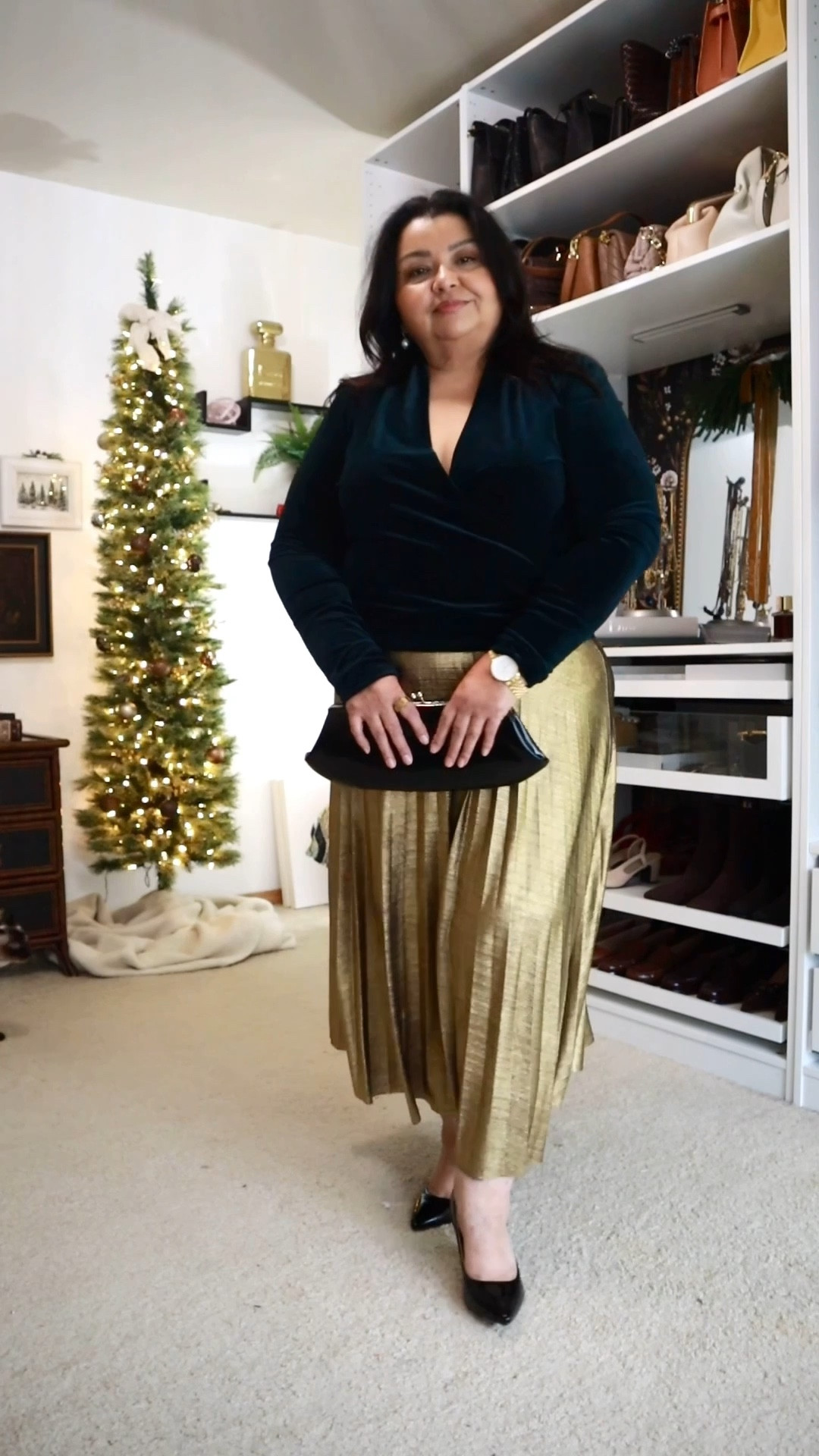21 days of midsize petite holiday outfits, day 9.  Green and gold is unexpectedly chic and very elegant.

#LTKHoliday #LTKPetite #LTKMidsize