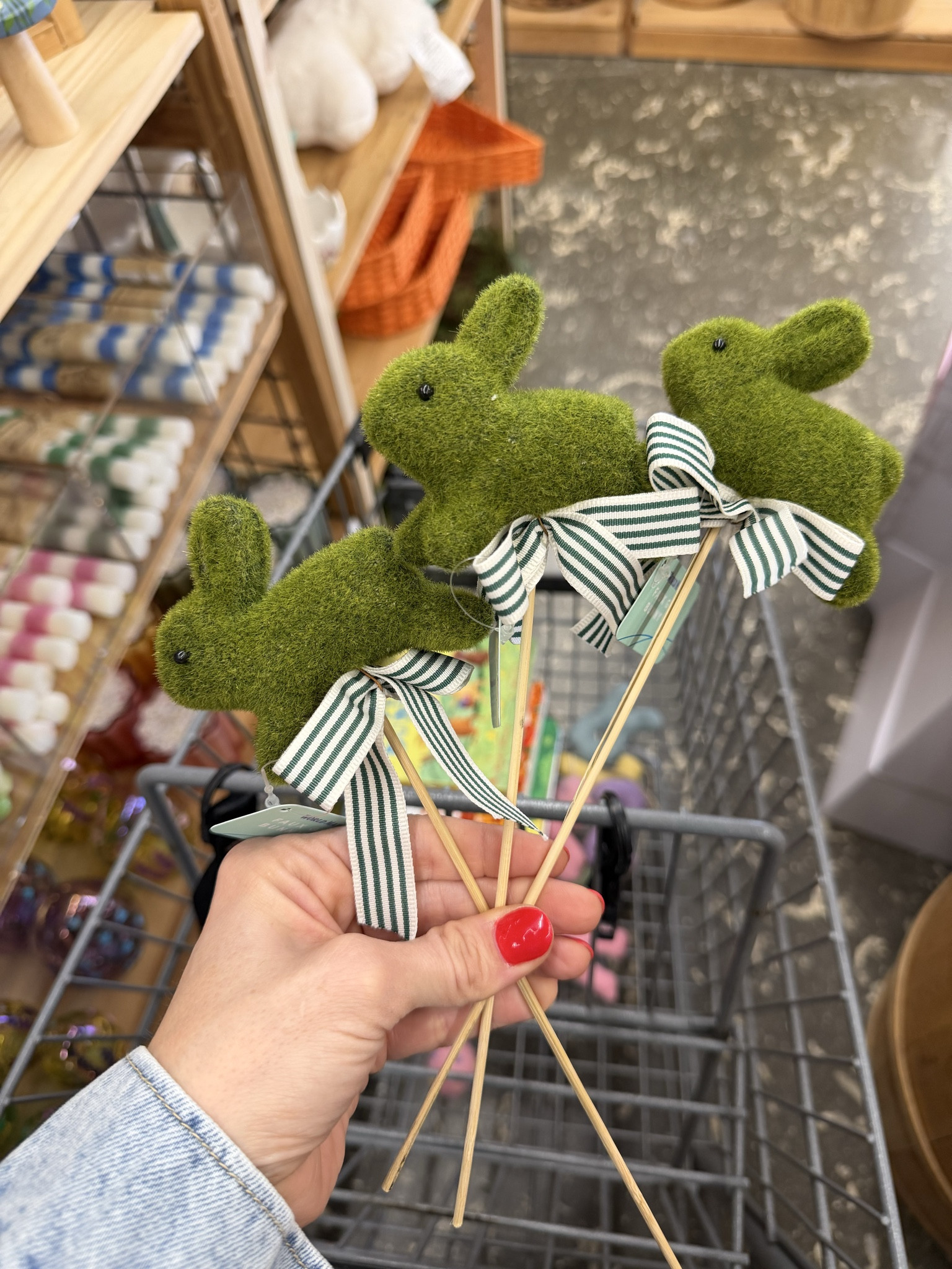 These bunnies are so adorable for Easter!!! Perfect for a table set up, hosting, or just every day Easter decor! 

#LTKSeasonal #LTKHome #LTKmomlife