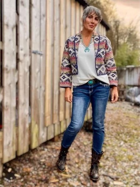 A 1980s era cropped, Aztec print tapestry jacket! SO CUTE, and sturdy enough for the colder months. currently 20% off!

#LTKsalealert #LTKstyletip #LTKmidsize