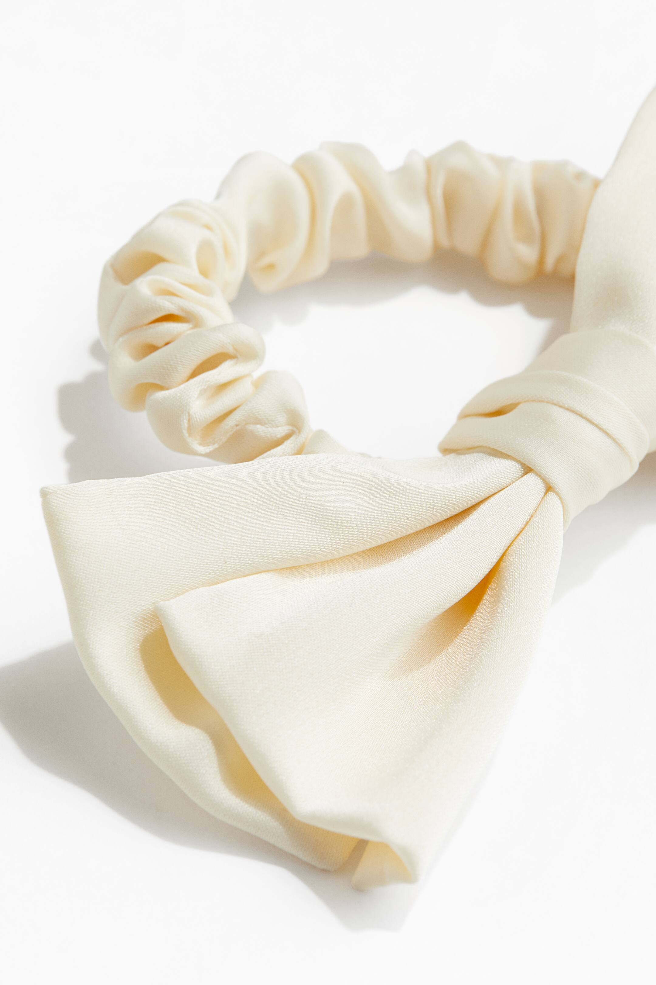 Bow-decorated scrunchie | H&M (UK, MY, IN, SG, PH, TW, HK)