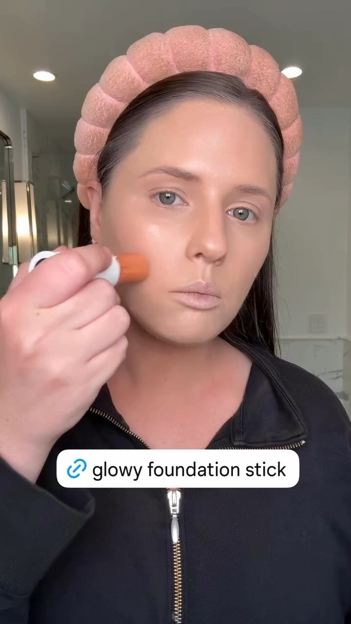 Glowy foundation stick that’s super viral right now!