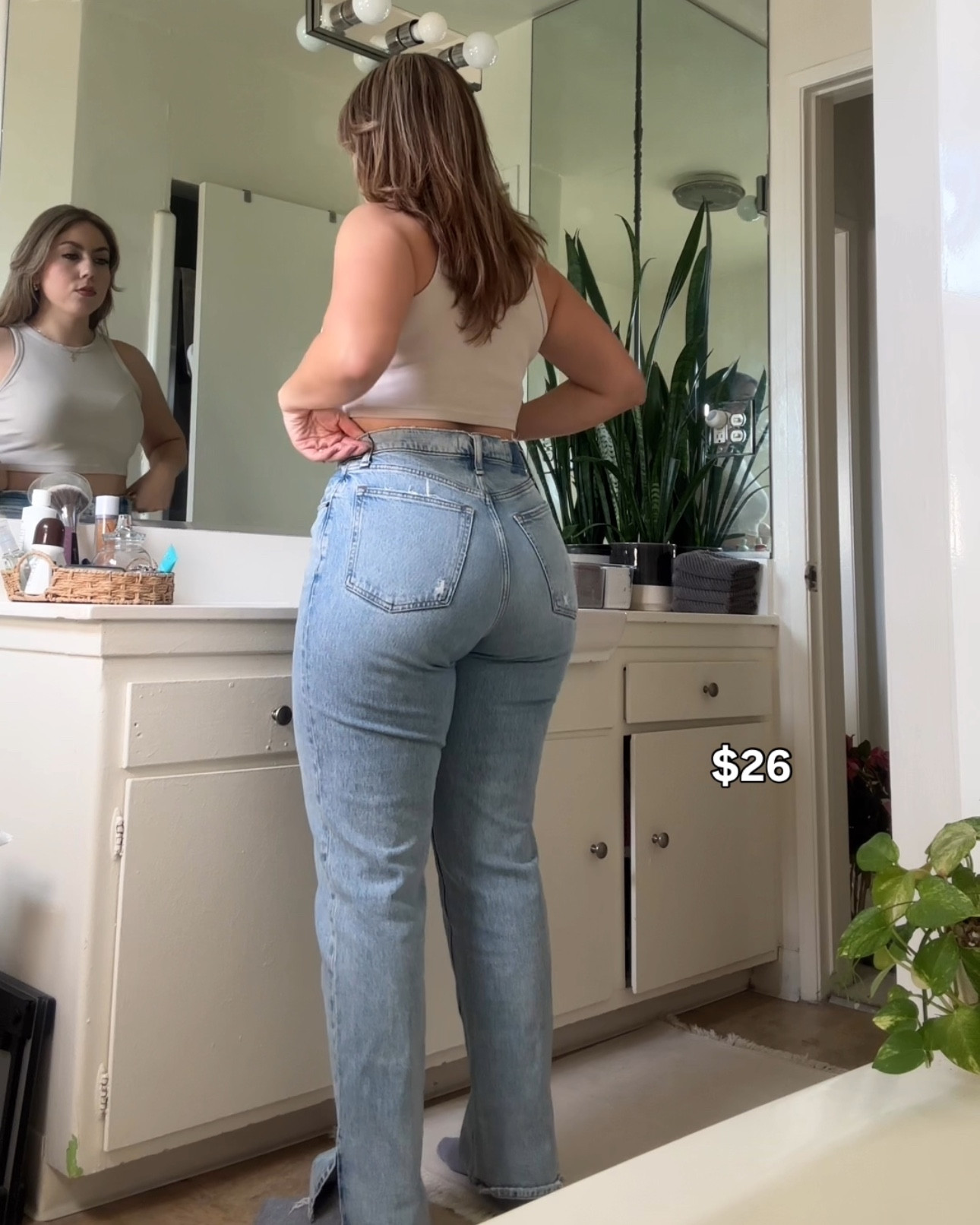 On sale rn for $26!! Typically $100. I love this style of jeans! 🤍I am 5’7 and get a size 31 regular. Link to these jeans in my bio & in my LTK 👖
.
.
.
@abercrombie #AbercrombiePartner #FitCheck #midsize #jeans #midsizefashion #abercrombie #abercrombiestyle #curvelove #midsize #ootd #abercrombiejeans #tryonhaul #curvy

#LTKStyleTip #LTKMidsize #LTKFindsUnder50