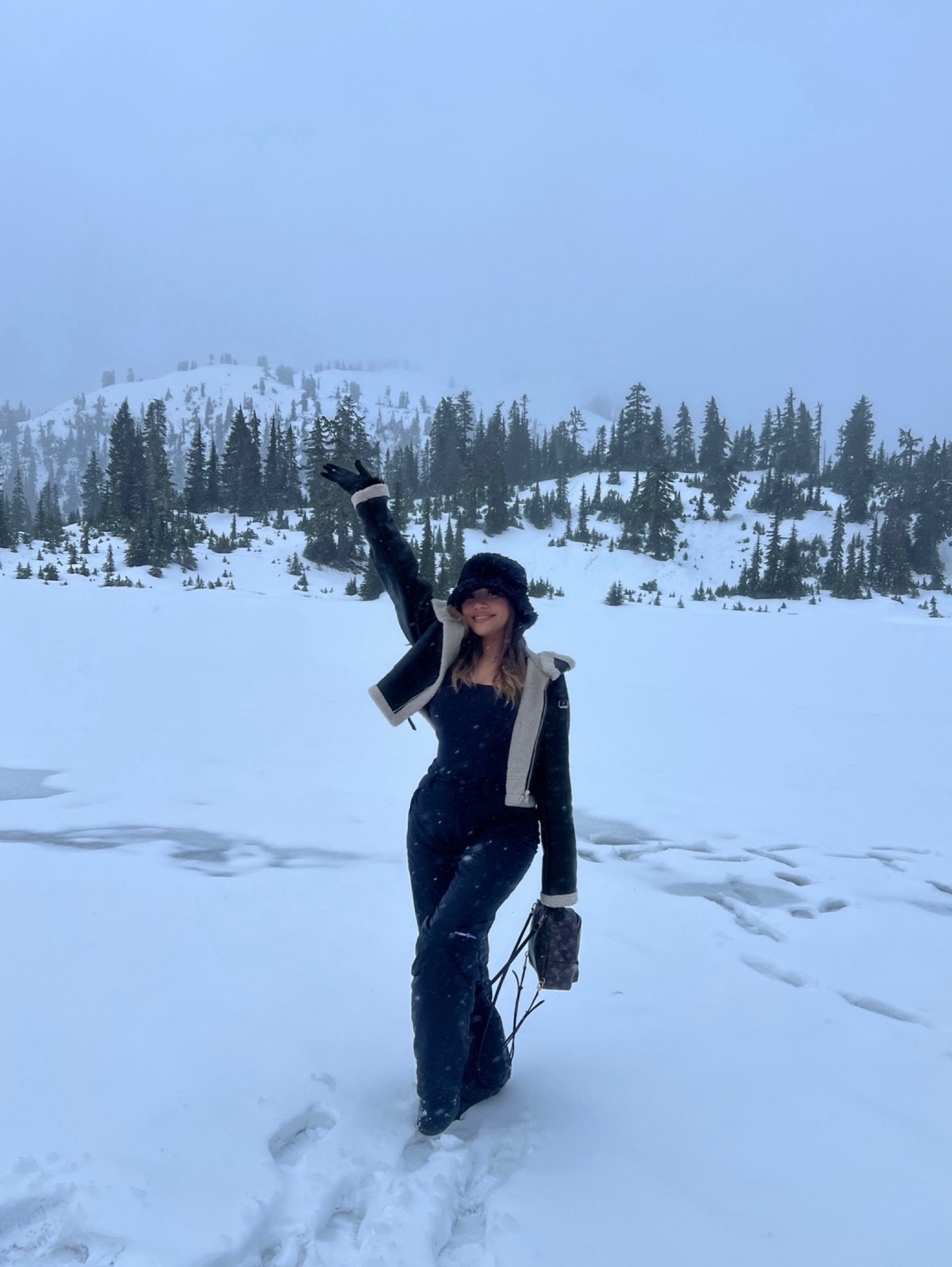 Snow Bunny 🤍

#LTKHoliday #LTKmidsize #LTKsalealert