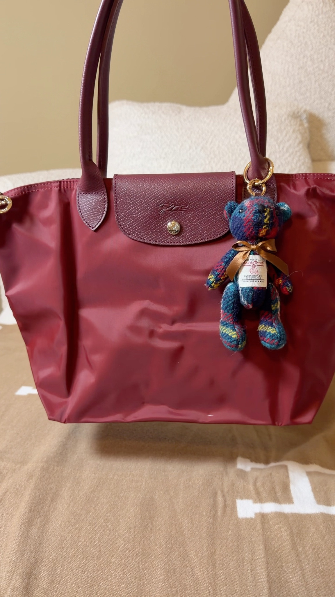 The perfect Longchamp tote for the holiday season ❤️
The pomegranate color is such a deep beautiful color and the pop of green on the sides that indicate that it’s part of the green line (70% recycled materials) is such a cute little detail 💚

Longchamp Le Pliage medium


#LTKWorkwear #LTKHoliday #LTKGiftGuide