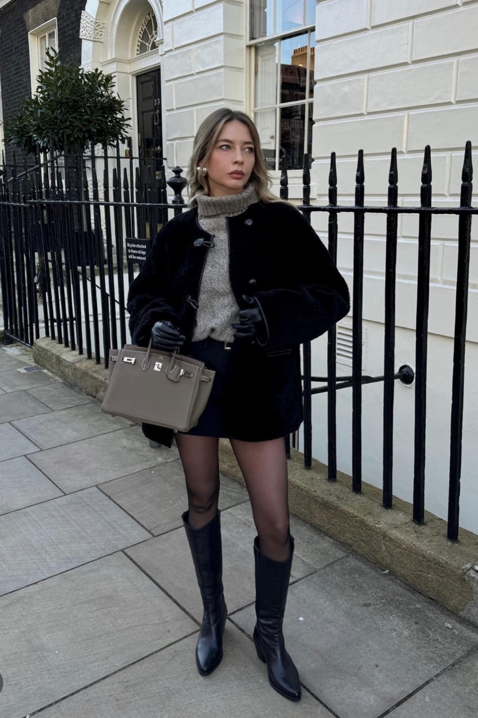 classy winter outfit 

#LTKSeasonal #LTKeurope