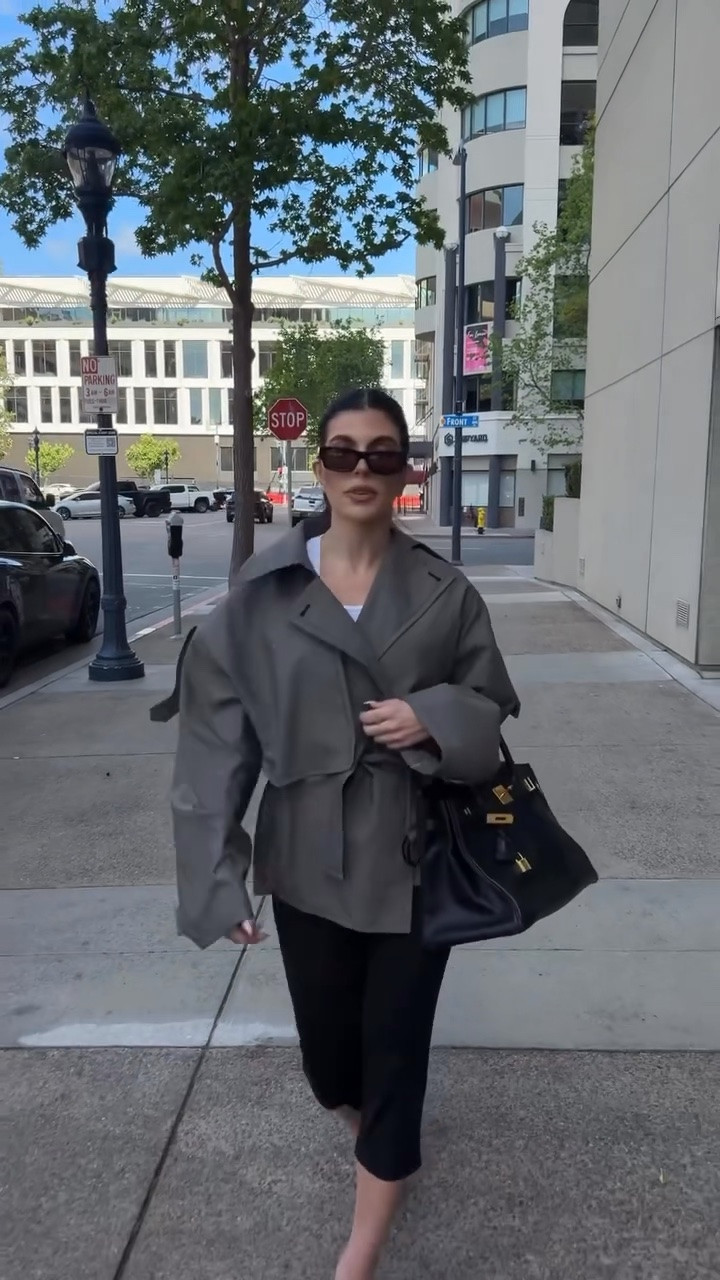 Outfit of the day details

Designer finds, vintage designer, ootd, casual outfit inspo, crop trench jacket, Capri, heeled sandals

#LTKgrwm #LTKootd