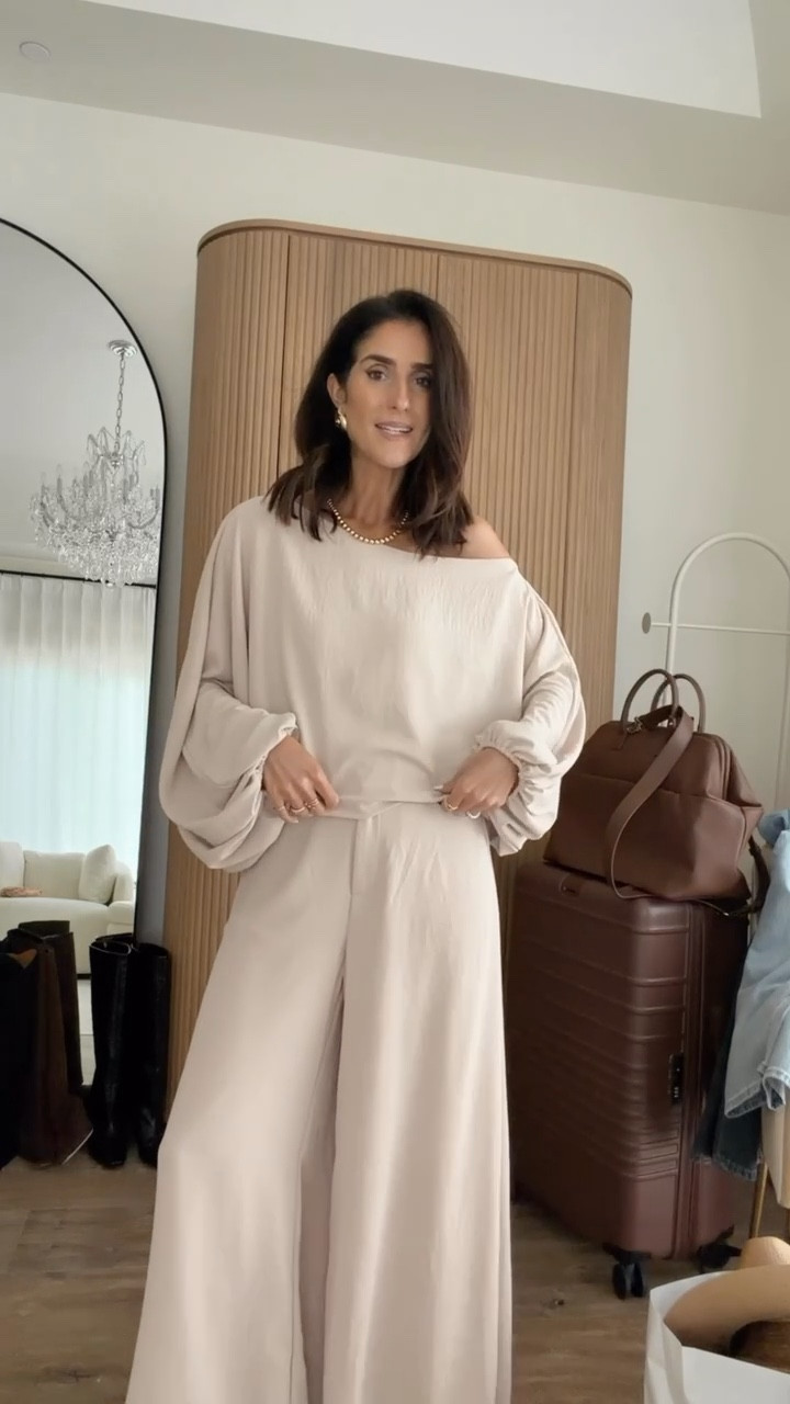 Rating this matching set a 10/10!! I’m just shy of 5-7” wearing the size small in the color apricot #stylinbyaylin #aylin #amazonset #matchingset

#LTKOver40 #LTKgrwm #LTKootd