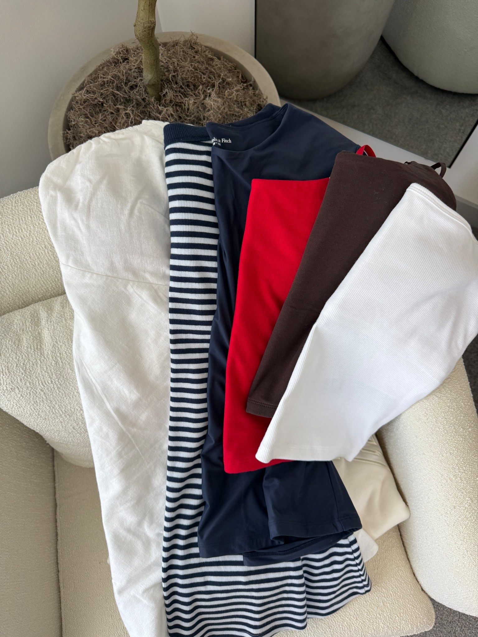 @abercrombie  wardrobe staples for spring and summer!

#LTKootd