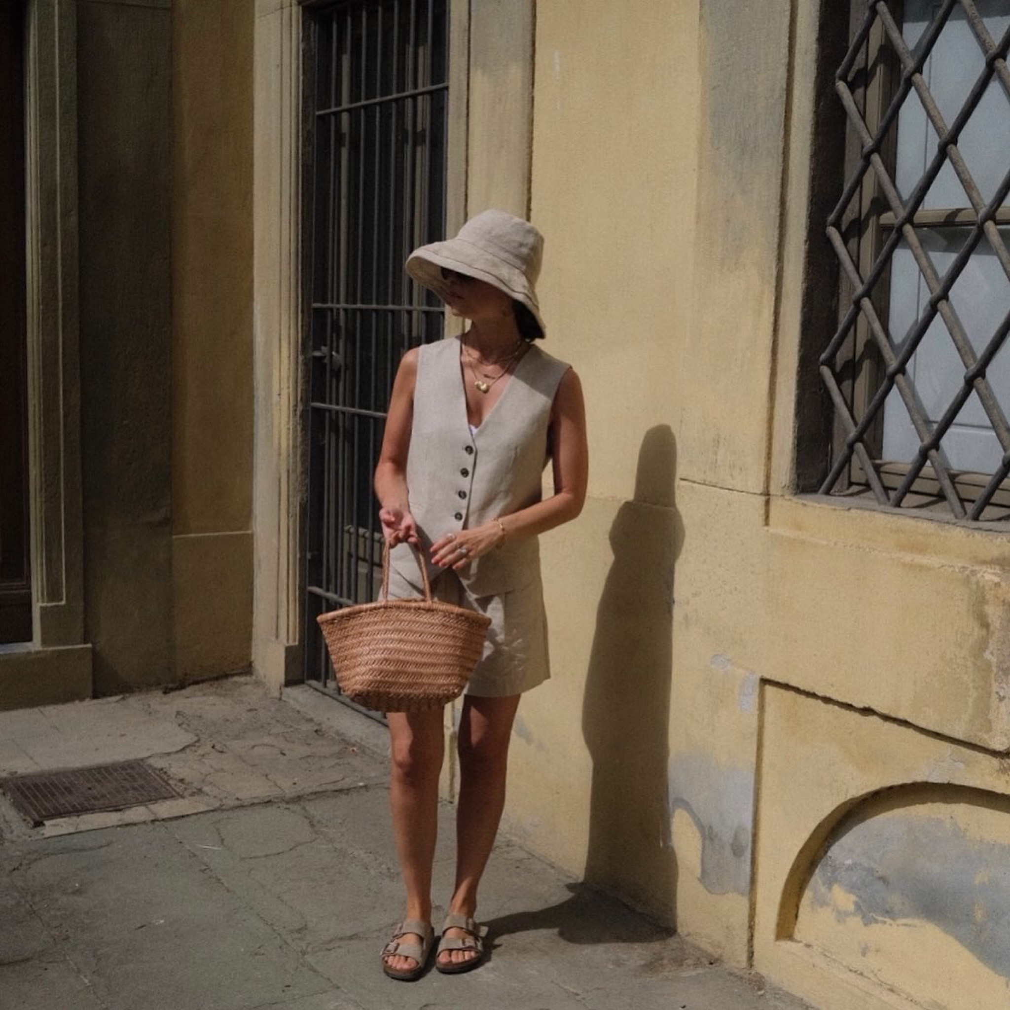 Zara hat and set
Holiday outfit
Waistcoat styling


#LTKeurope #LTKfindsunder100 #LTKitbag