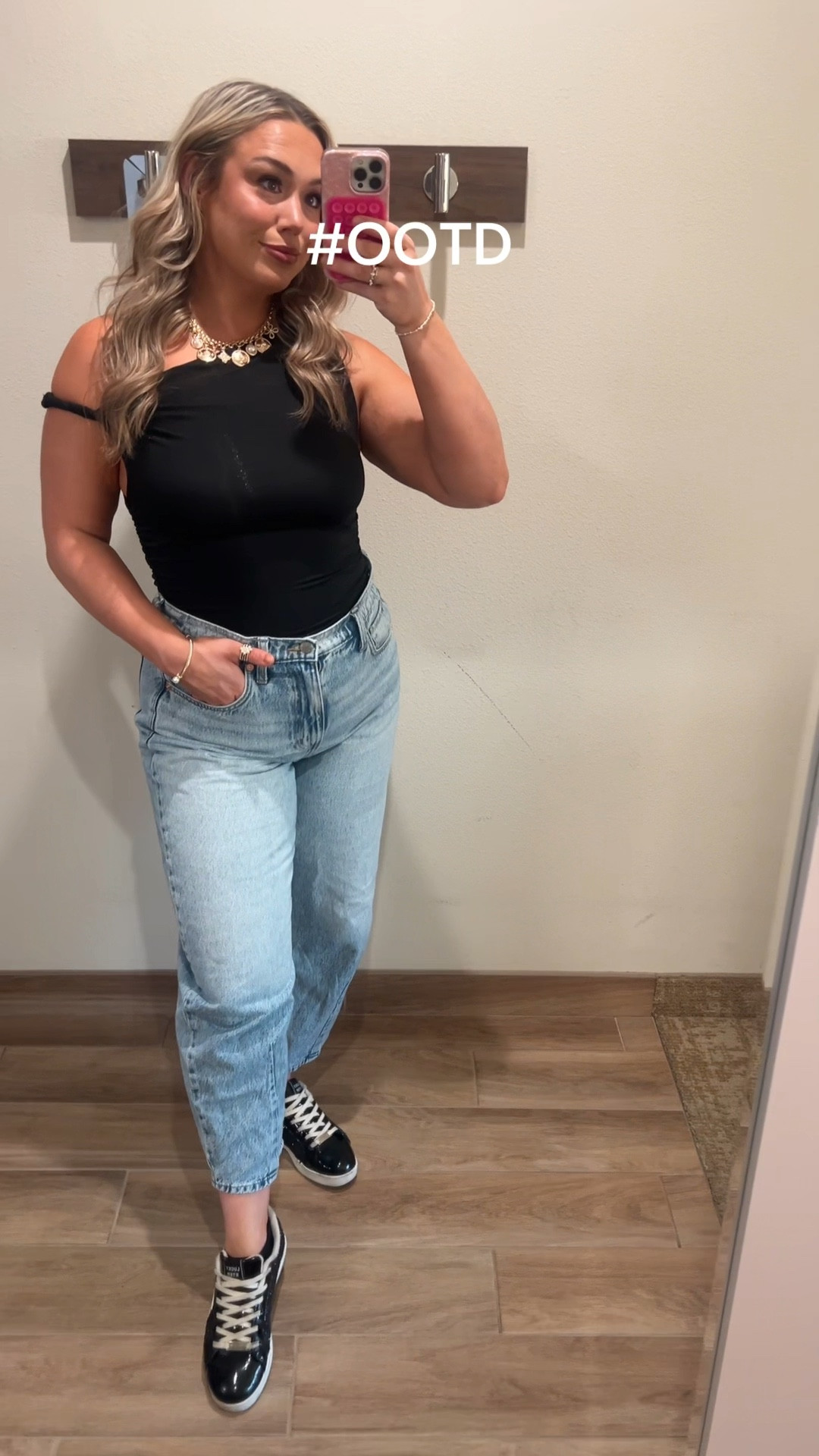 LIVING in these jeans! 

#LTKMidsize #LTKStyleTip