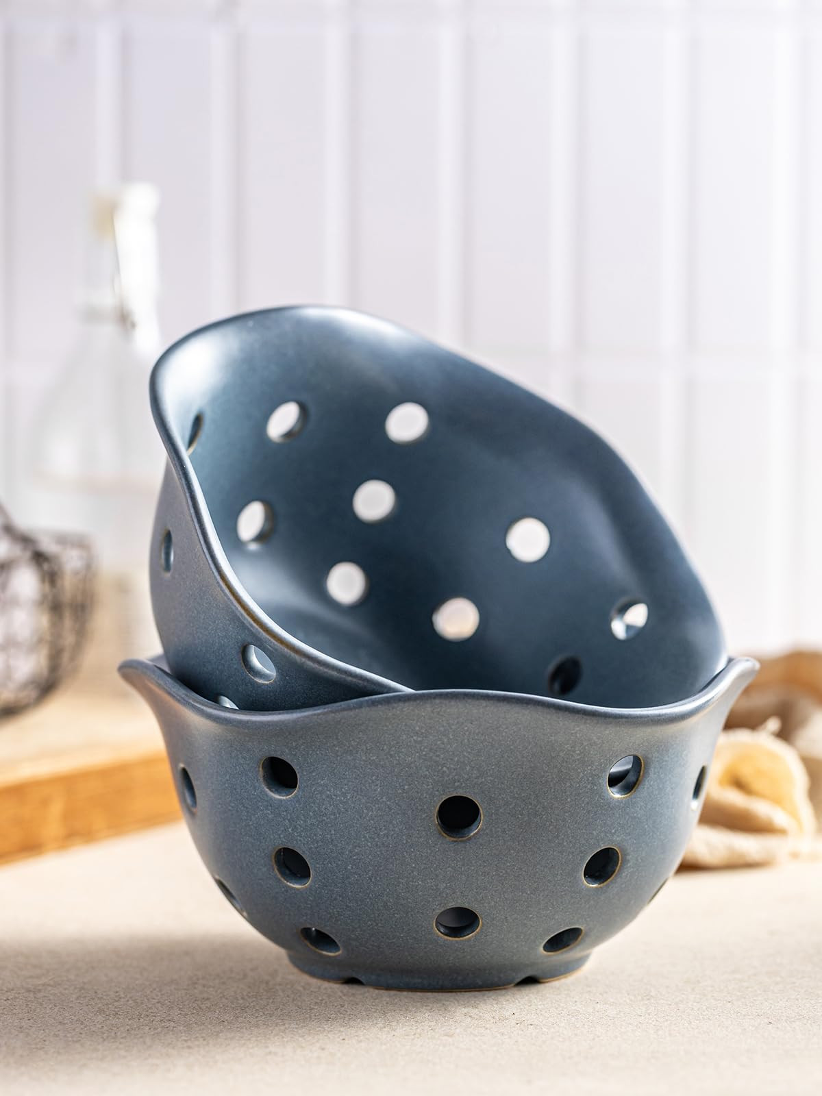 Gomakren Fruit Basket Set of 2, Ceramic Fruit Bowl Berry Basket with Holes, 7.6 Inch Fruit Contai... | Amazon (US)