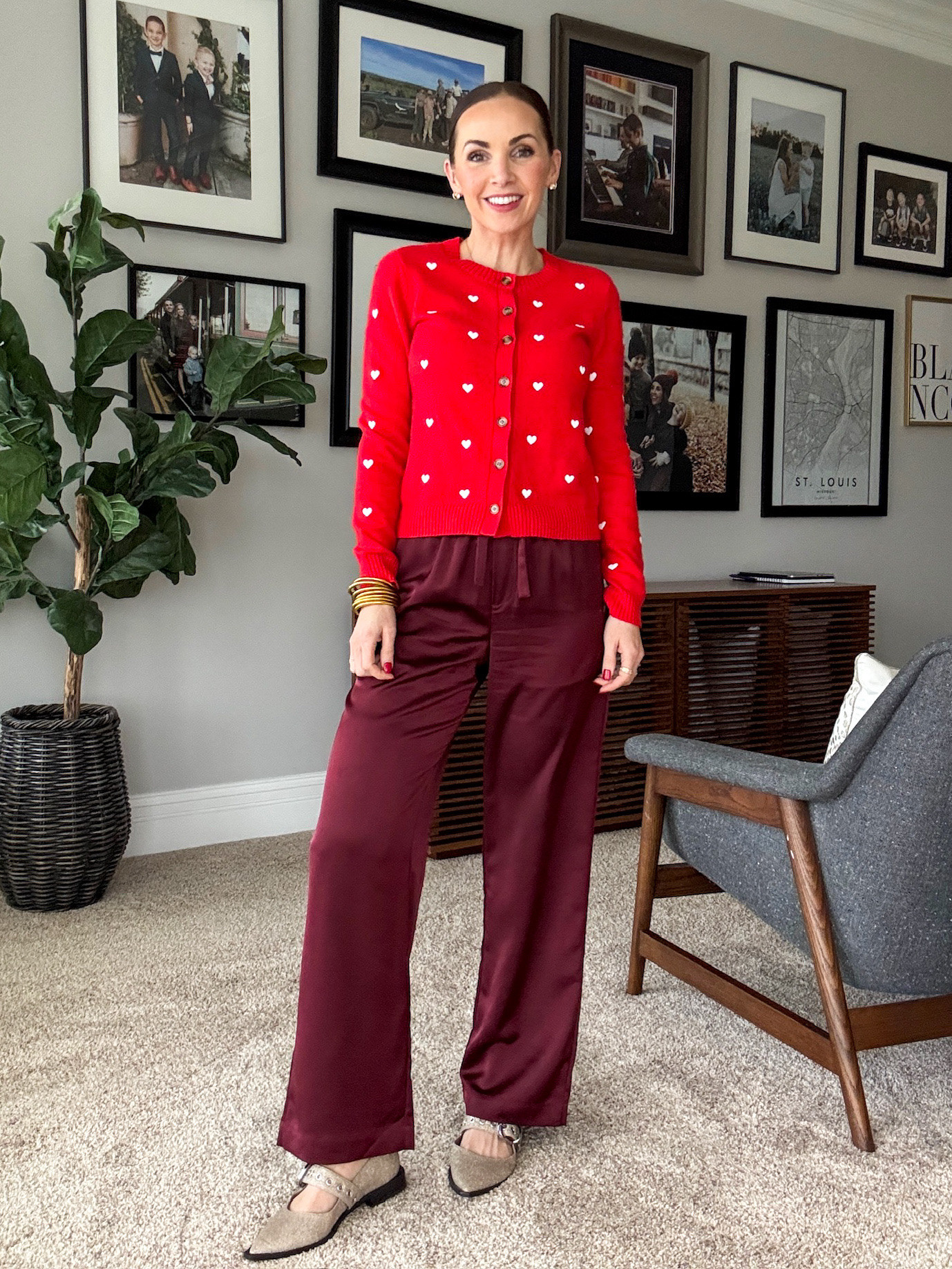 @loft cardigan is so soft, I am in a small. Paired with @target satin pants 

#LTKSeasonal #LTKootd #LTKFindsUnder100