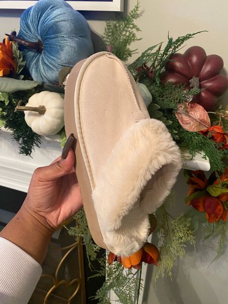 Ugg platform slipper dupe!! $19 !! 

#LTKGiftGuide #LTKstyletip