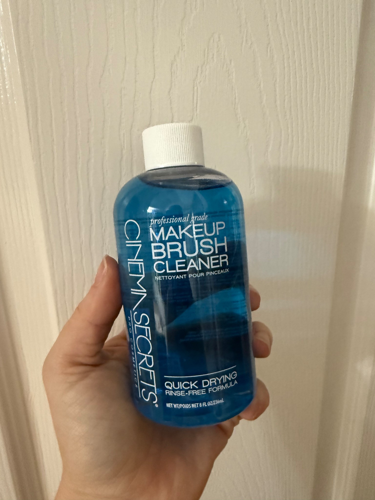 Cinema Secrets Original Blue Vanilla Makeup Brush Cleaner Solution - Professional Cleanser for Makeup Brushes - Quick-Drying, Rinse-Free Formula - Removes Stubborn Waterproof Make Up

#LTKBeauty